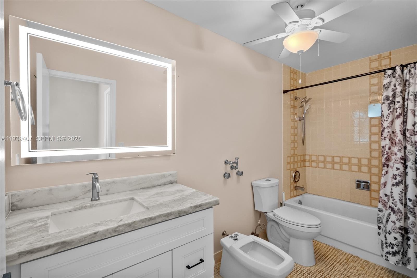 2500 Parkview Dr 2517 photo 24