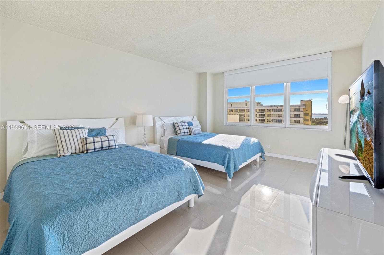 5601 Collins Ave 1618 photo 9