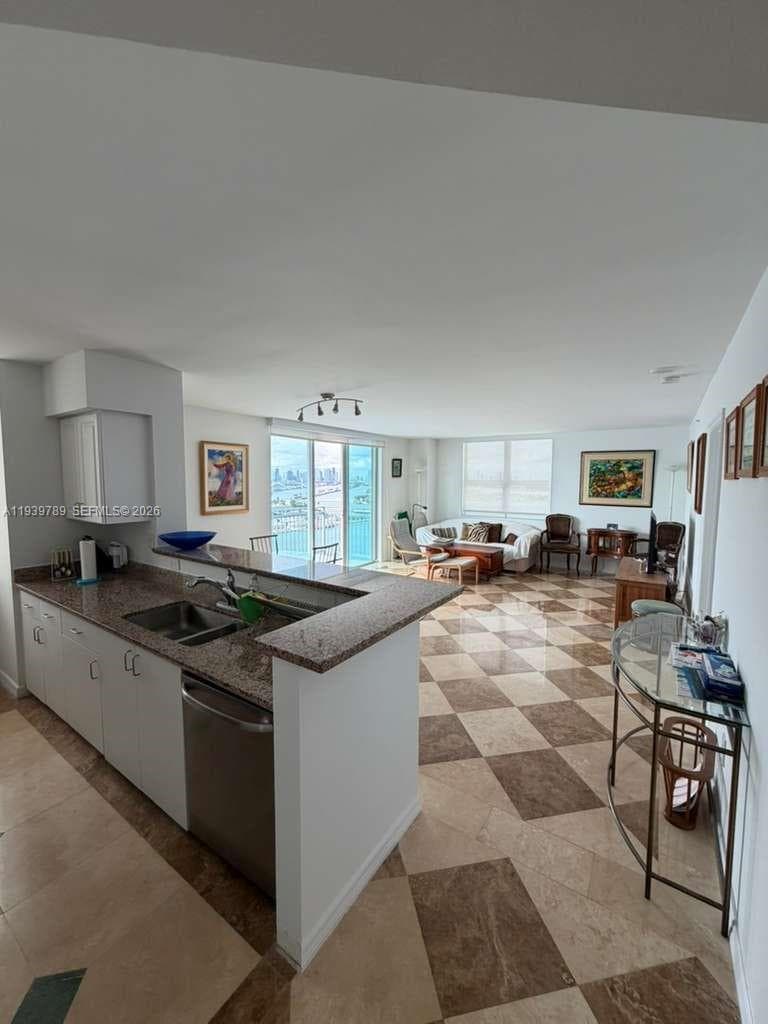 90 Alton Rd 2912 photo 10