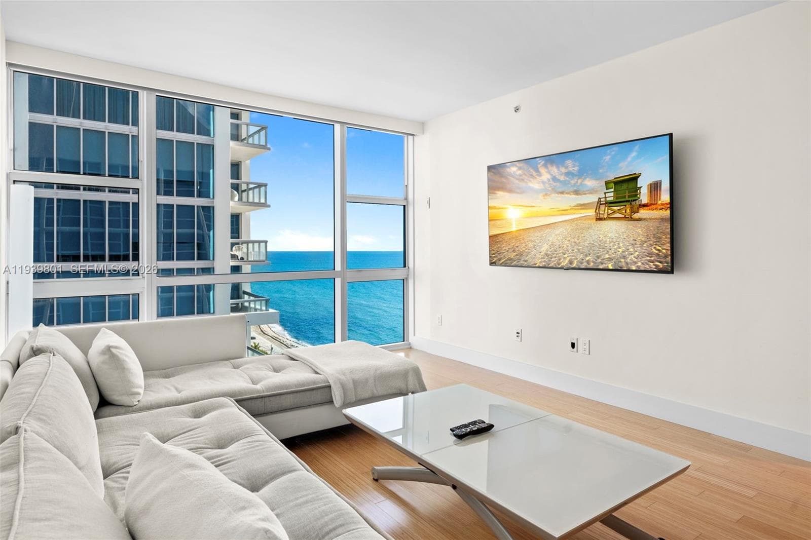 6801 Collins Ave Door 1409(1401) photo 3