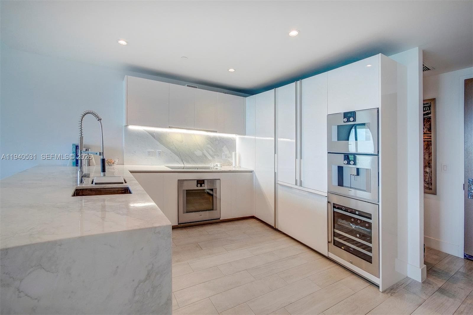 10201 Collins Ave 804 photo 13