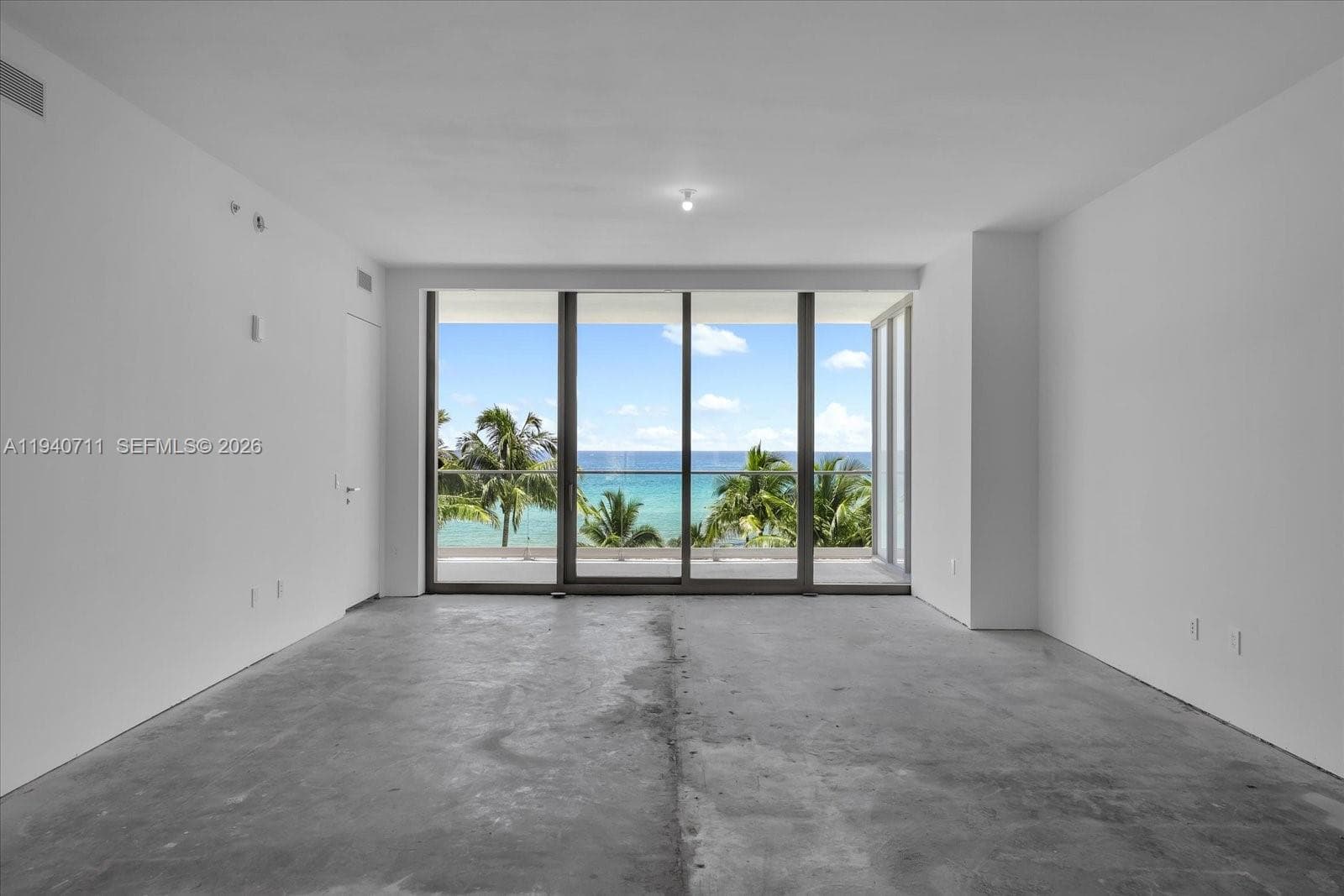 18975 Collins Ave 302 photo 13