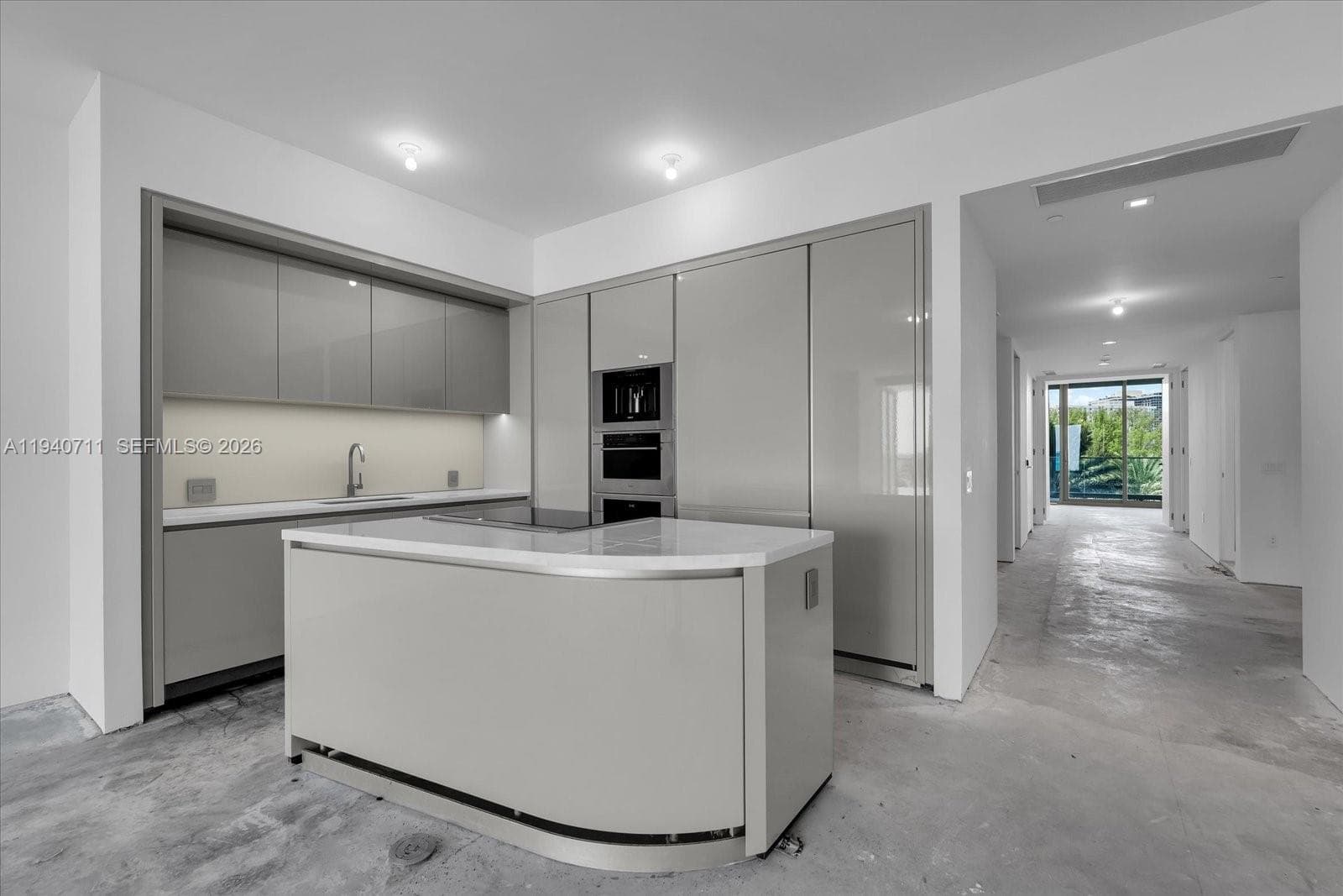 18975 Collins Ave 302 photo 12