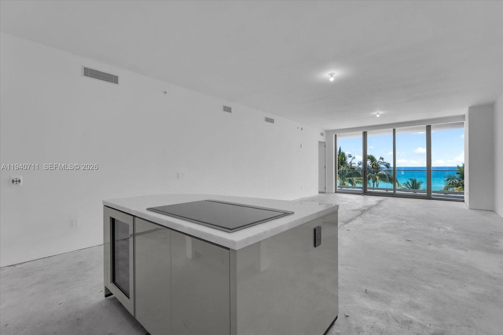 18975 Collins Ave 302 photo 9