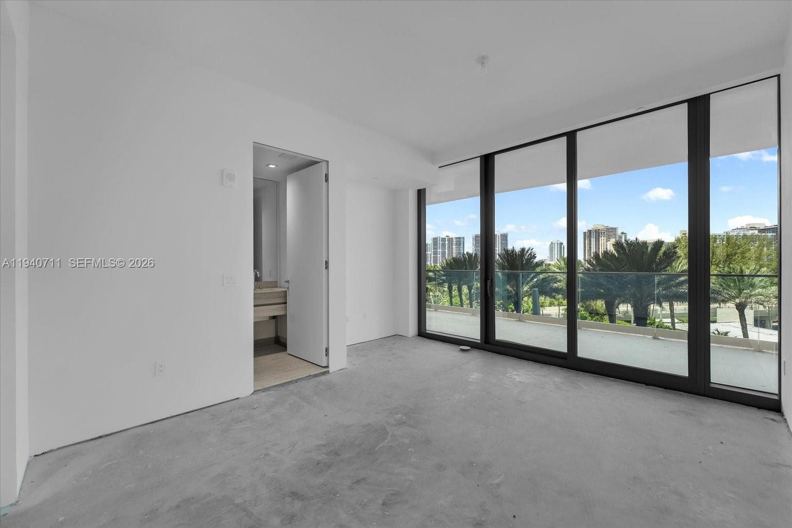 18975 Collins Ave 302 photo 15