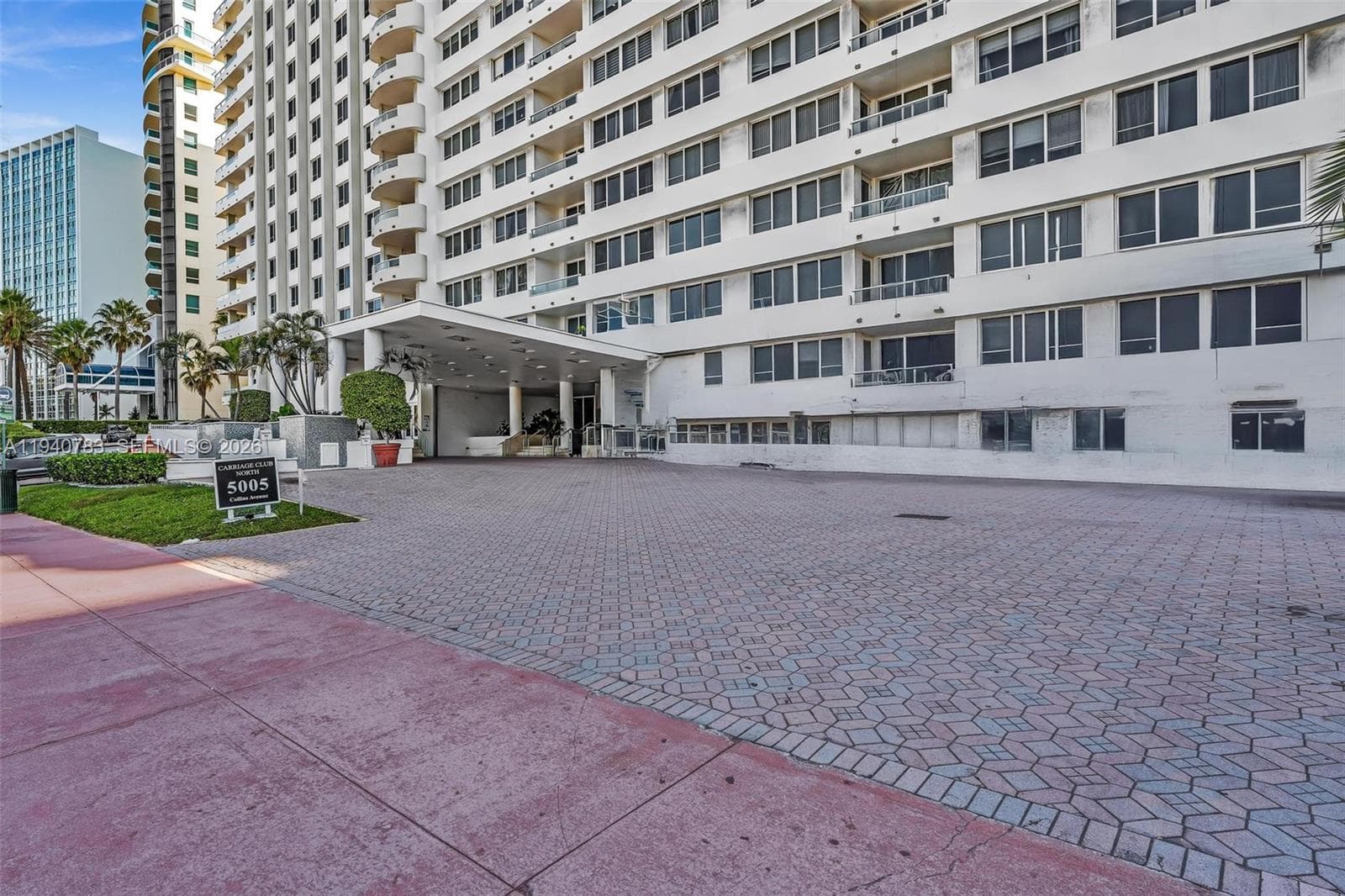 5005 Collins Ave 824 photo 2