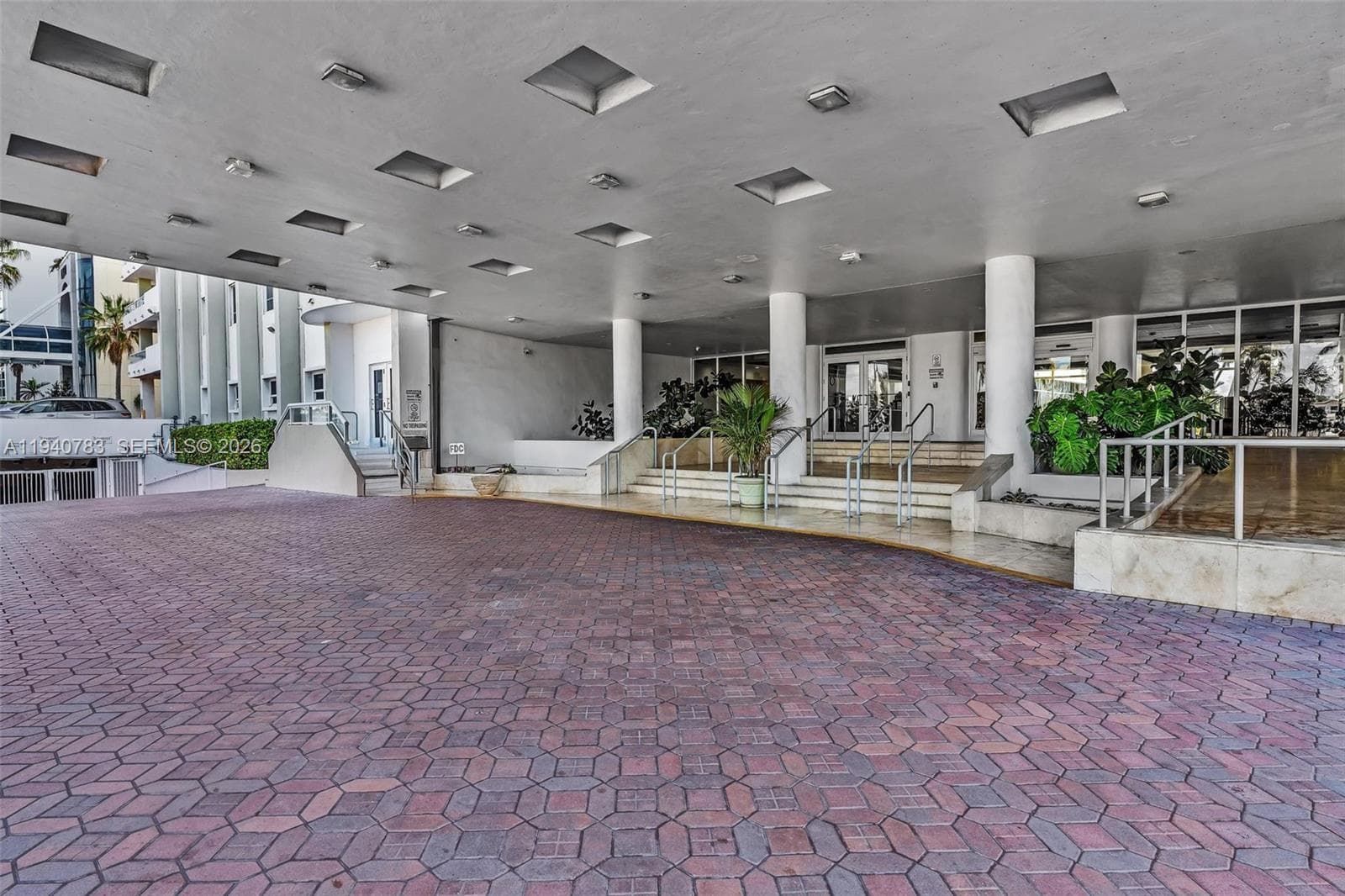 5005 Collins Ave 824 photo 3