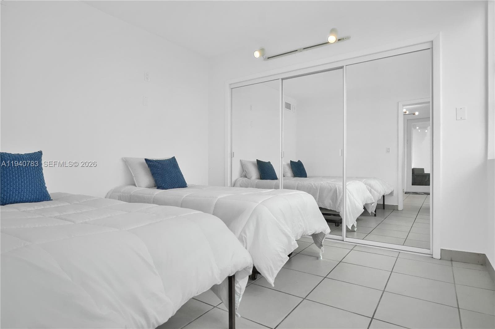 5005 Collins Ave 824 photo 11