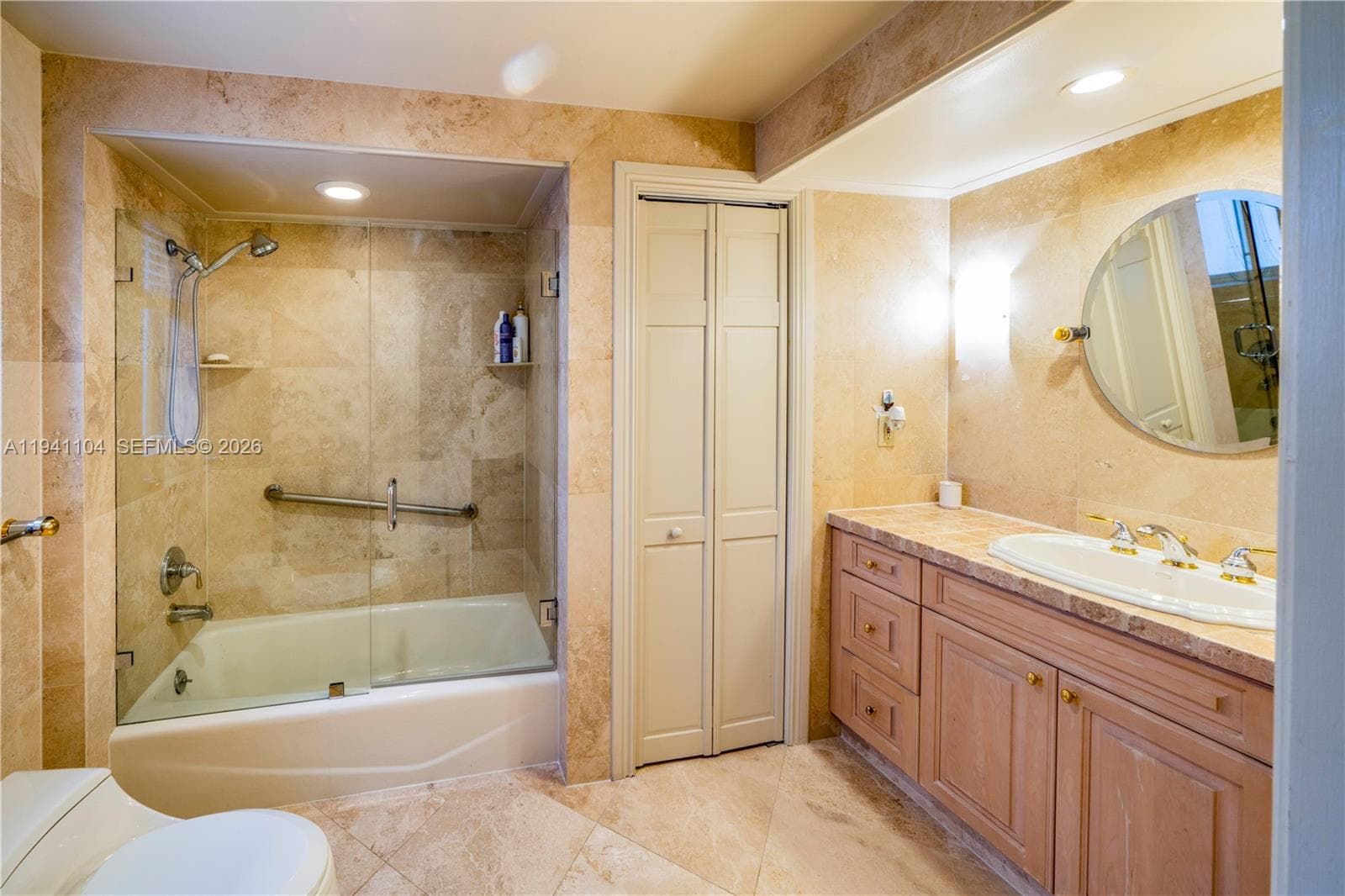 6465 Pine Tree Drive Cir photo 13