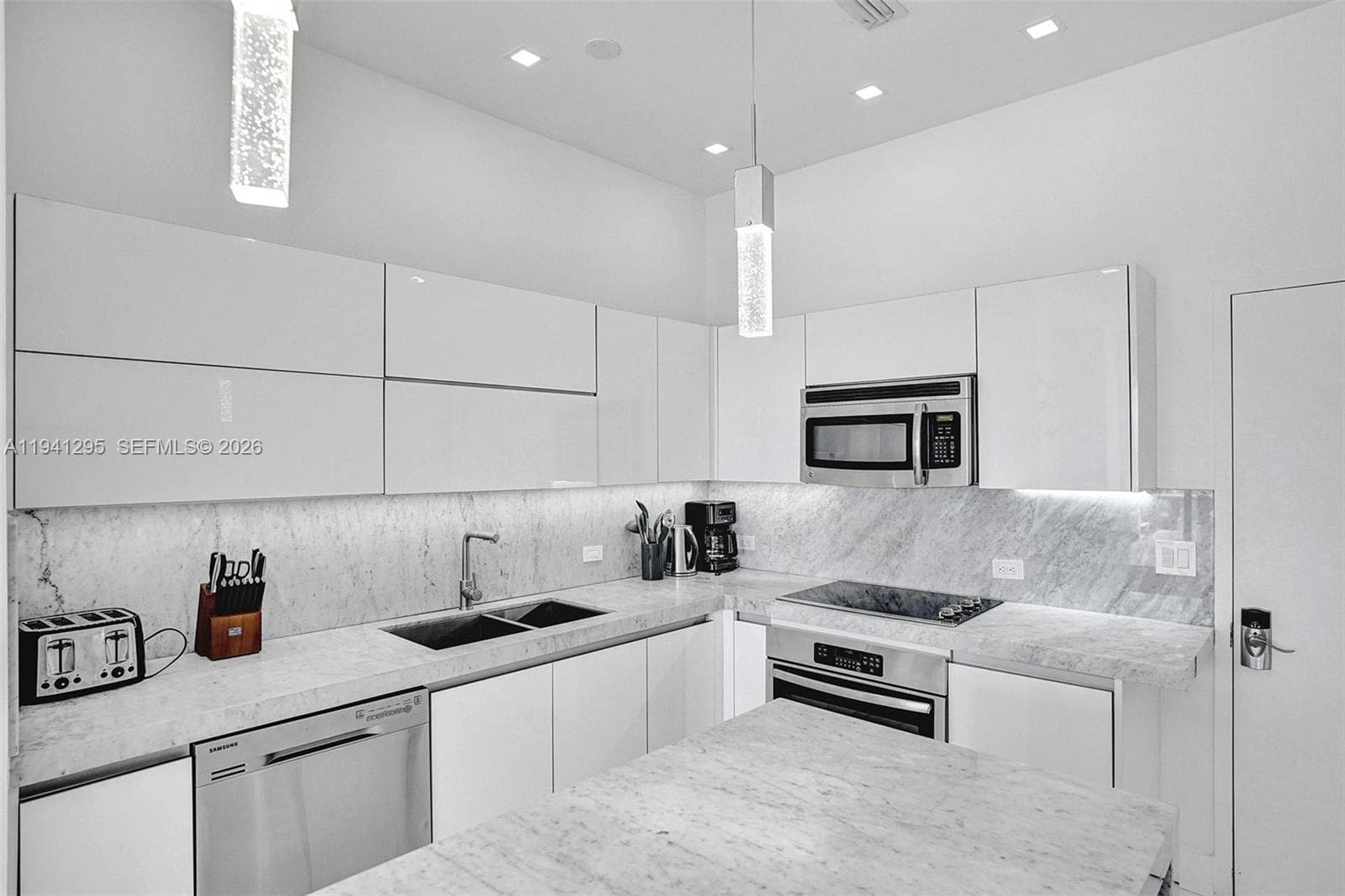 2600 Hallandale Beach Blvd T3303 photo 12