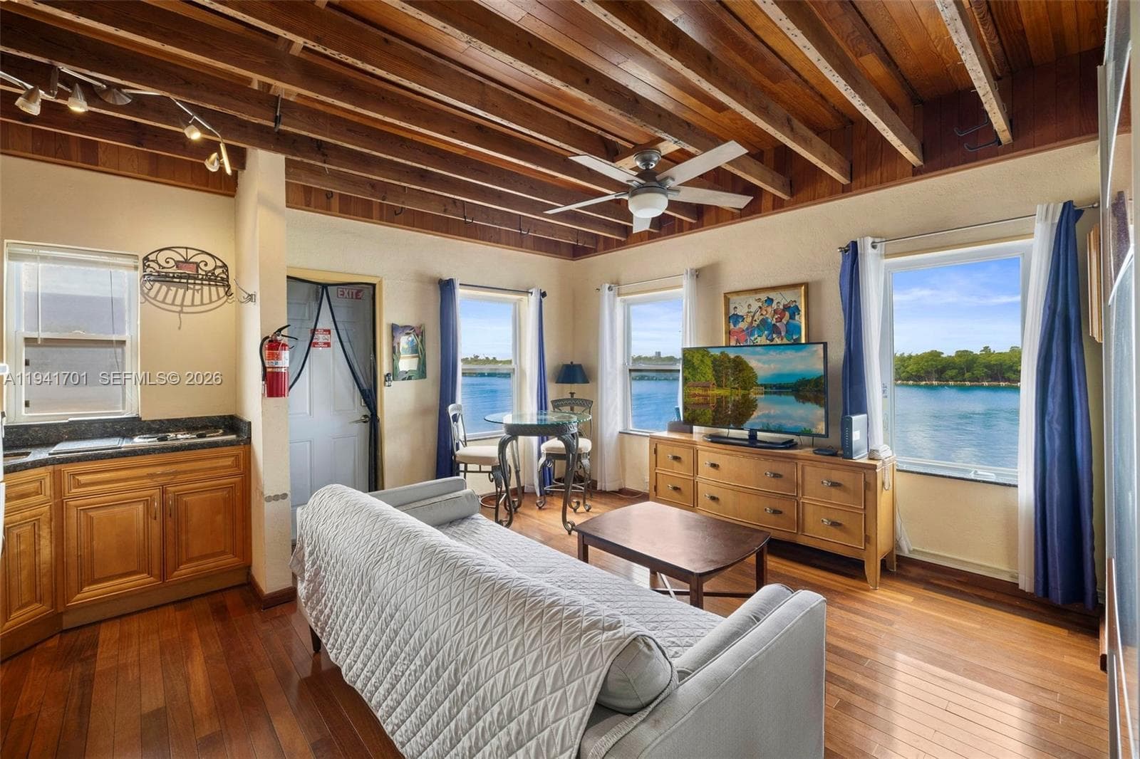 1908 Ocean Dr 13A photo 19