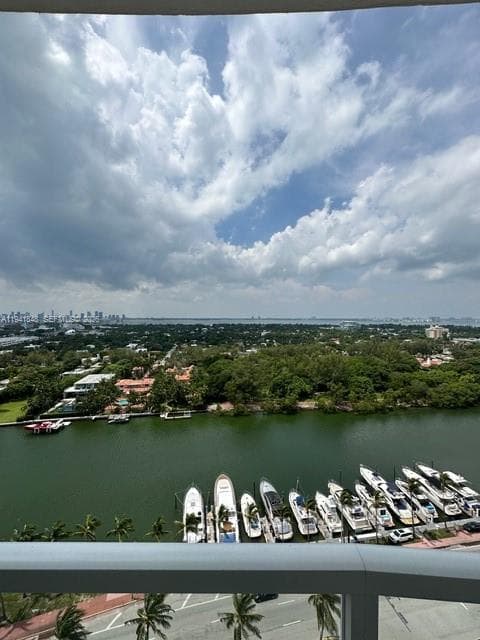 4401 Collins Ave 1817 photo 5