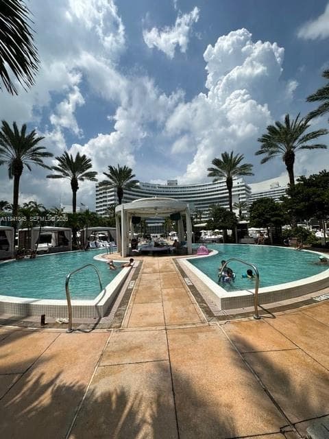 4401 Collins Ave 1817 photo 20