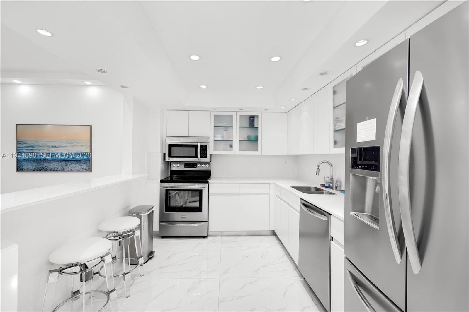 9455 Collins Ave 806 photo 3