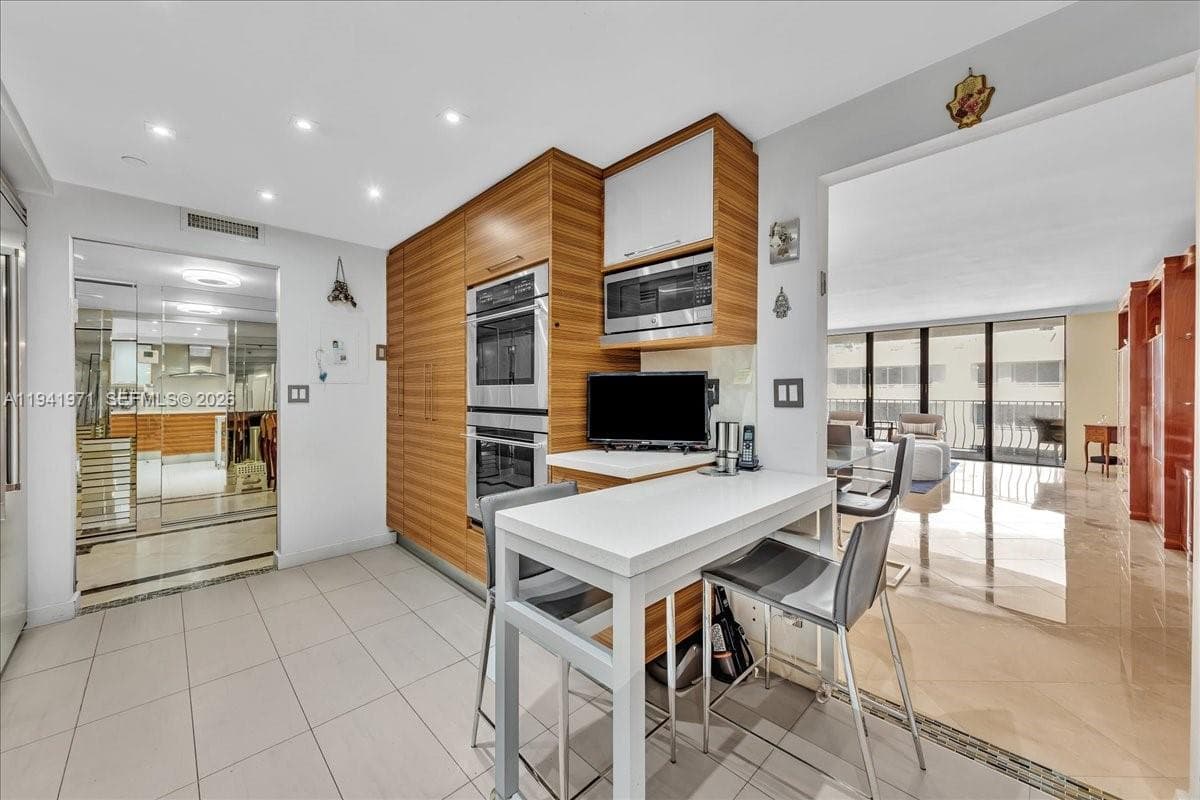8877 Collins Ave PH-2 photo 15