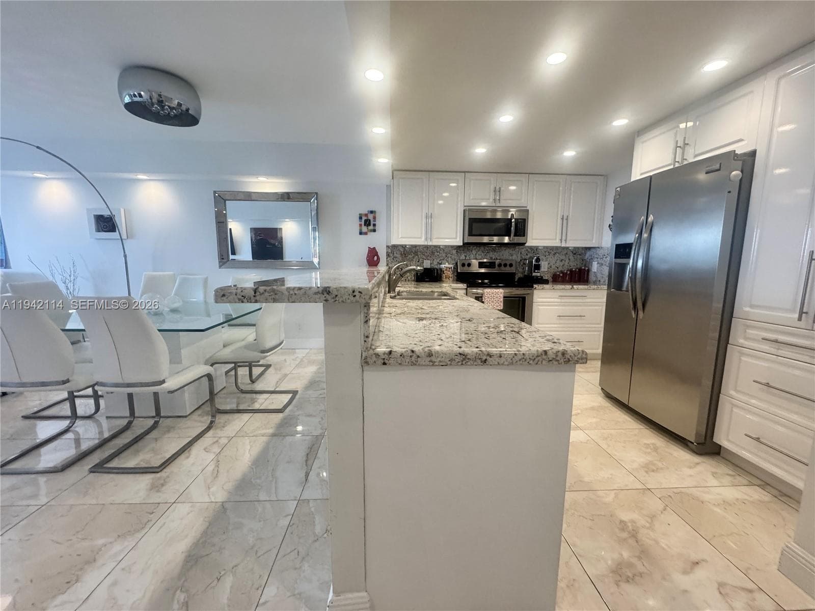 3800 S Ocean Dr 519 photo 2
