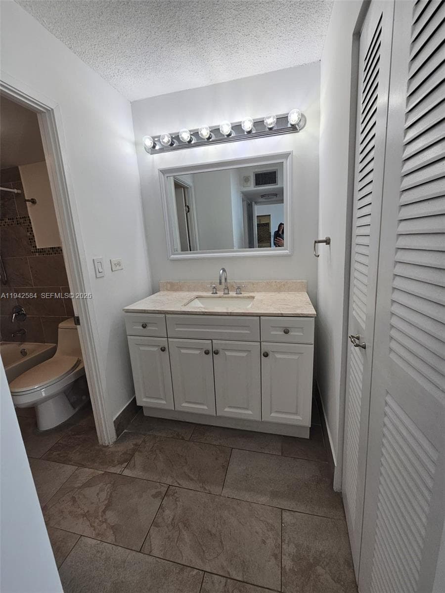7135 Collins Ave 1011 photo 13