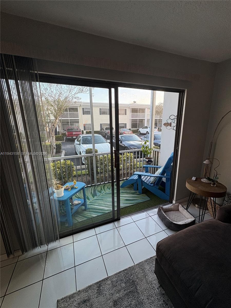 180 Cypress Club Dr 811 photo 11