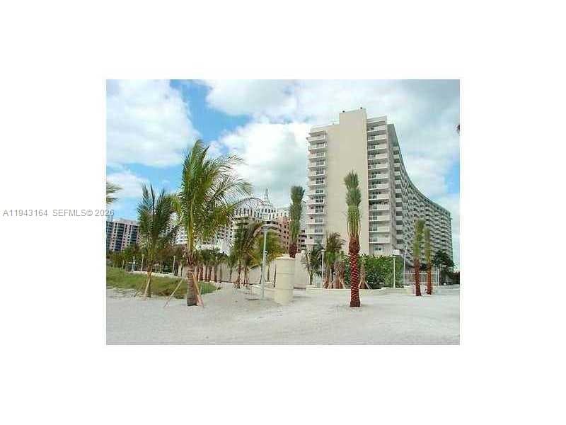 100 Lincoln Rd 1440 photo 24