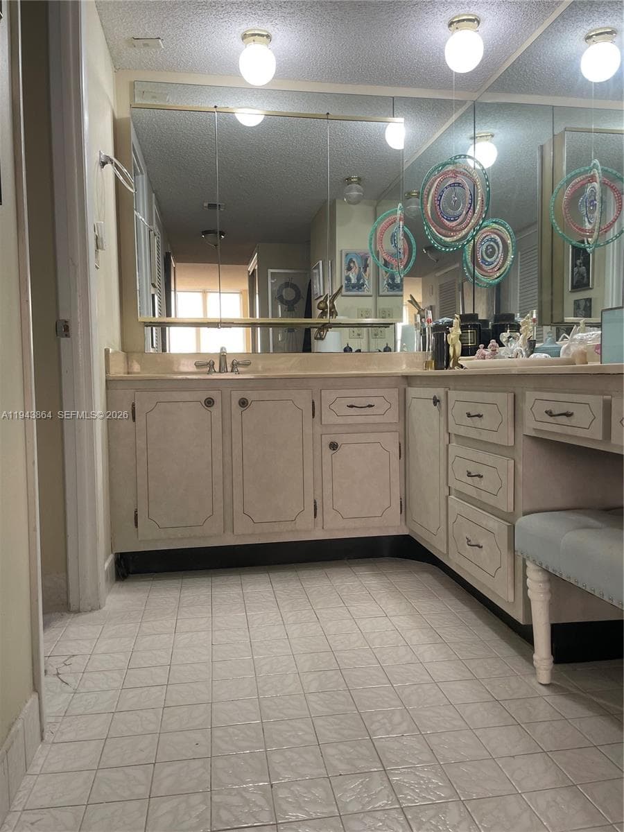 6039 Collins Ave 1232 photo 6