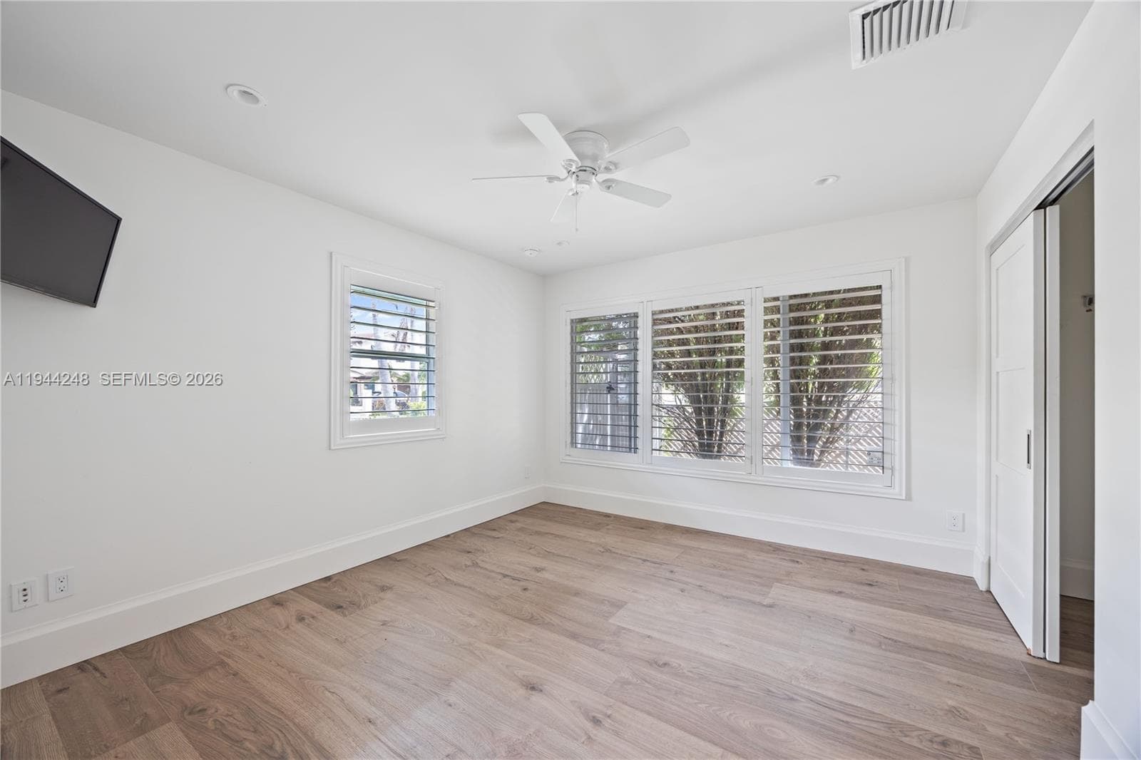 2530 48th St photo 13