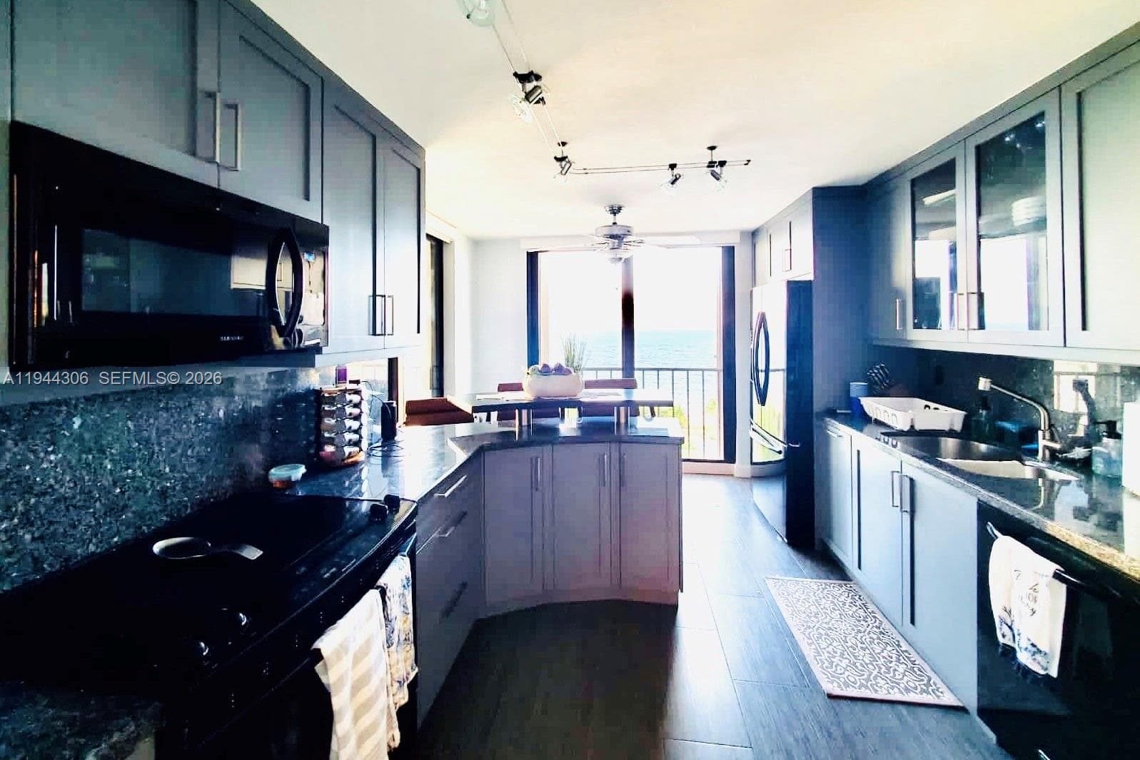 1905 Ocean Blvd 8E photo 8