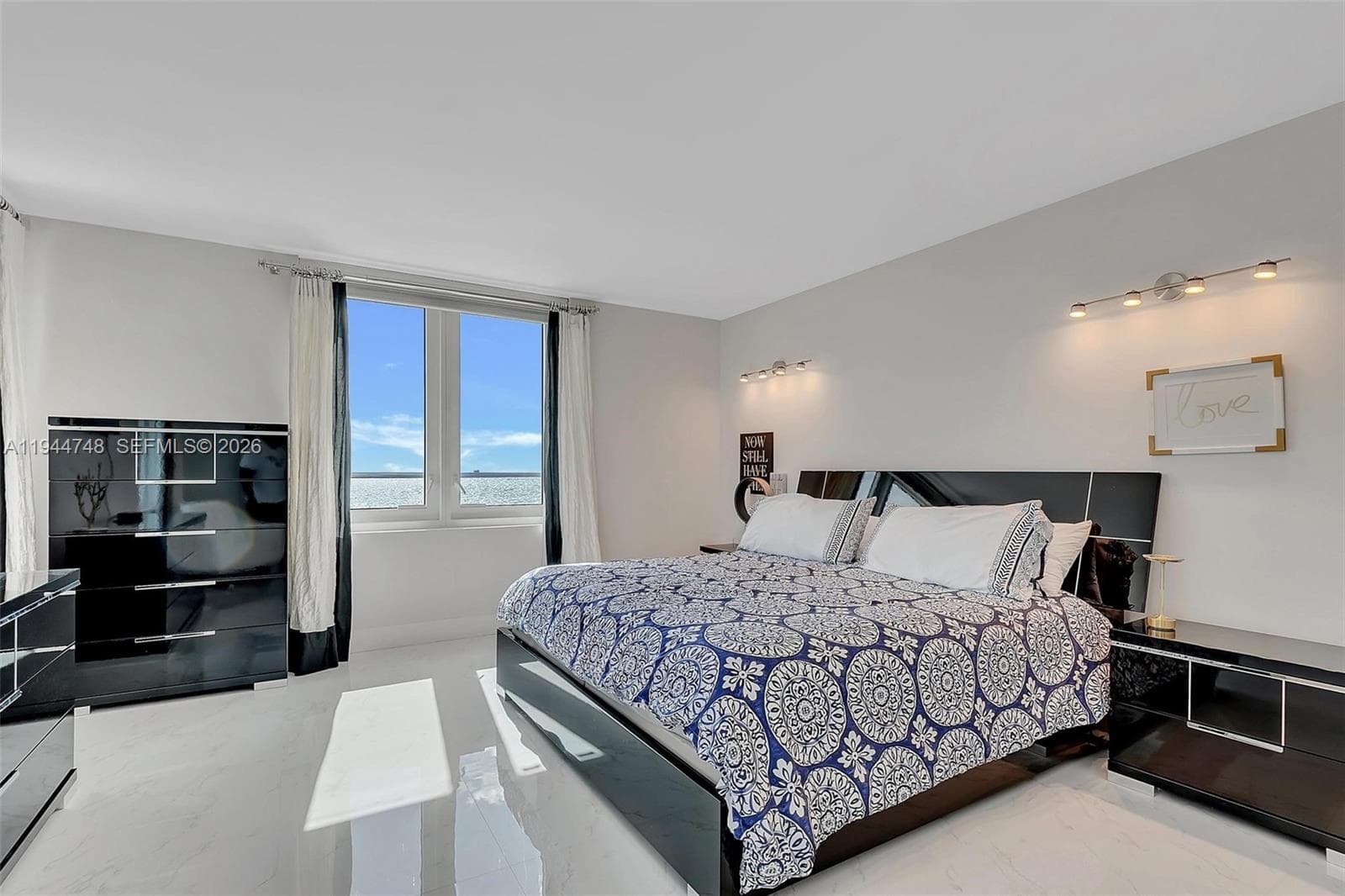 2301 Collins Ave 810 photo 17