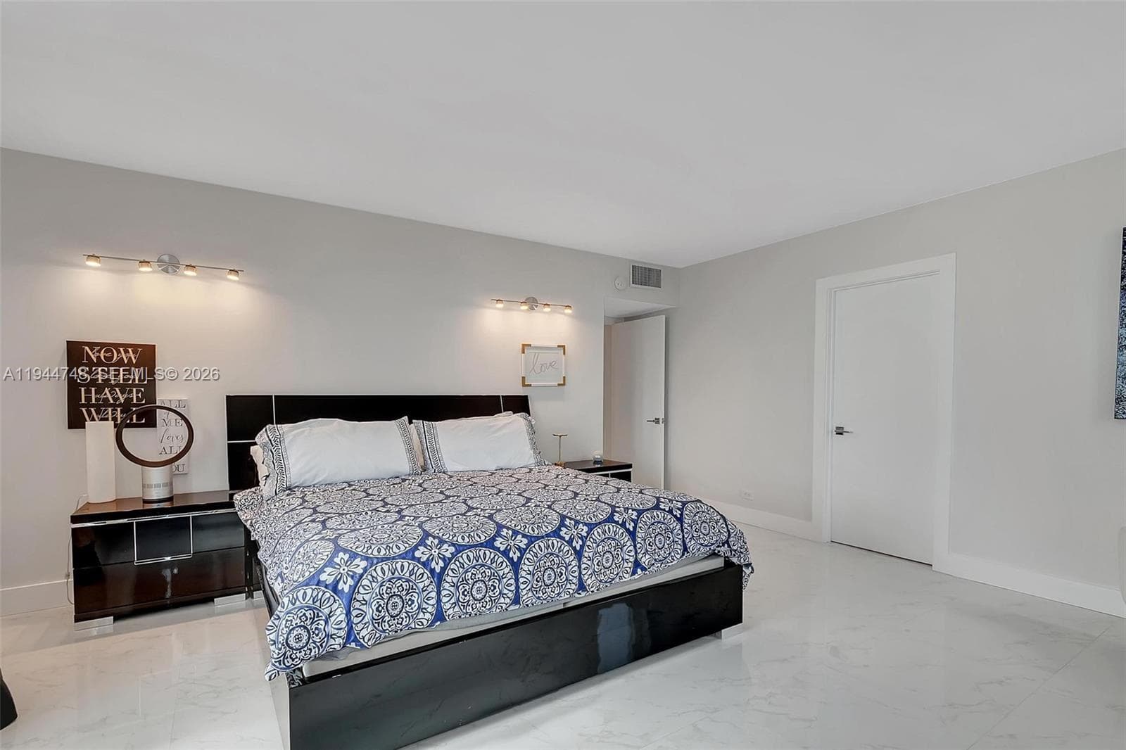 2301 Collins Ave 810 photo 20