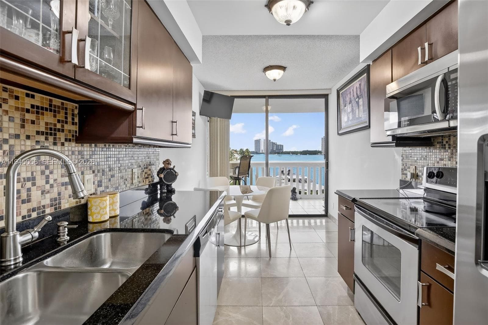 1000 Island Blvd 312 photo 11