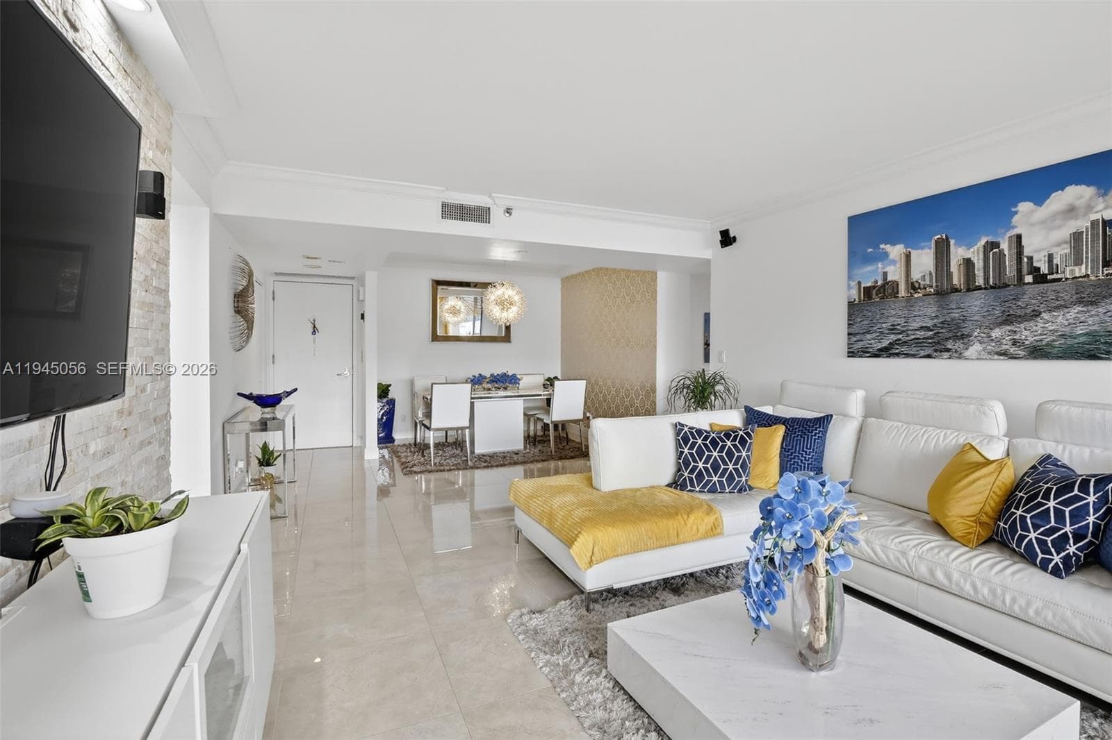 1000 Island Blvd 312 photo 8