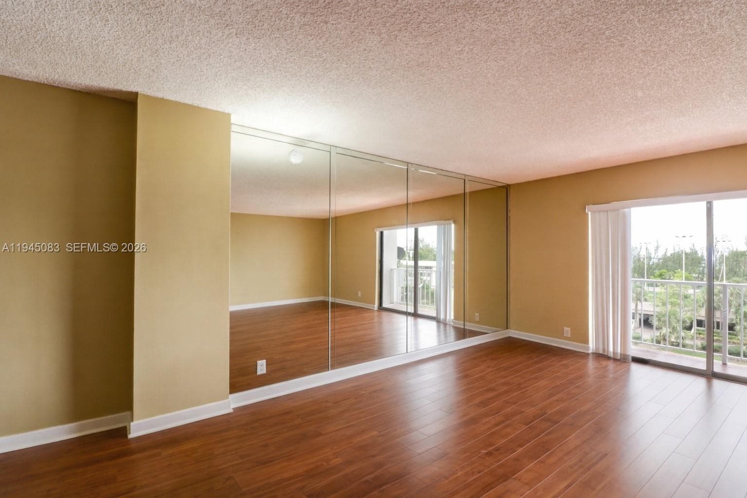 1650 NE 115th St 505 photo 4