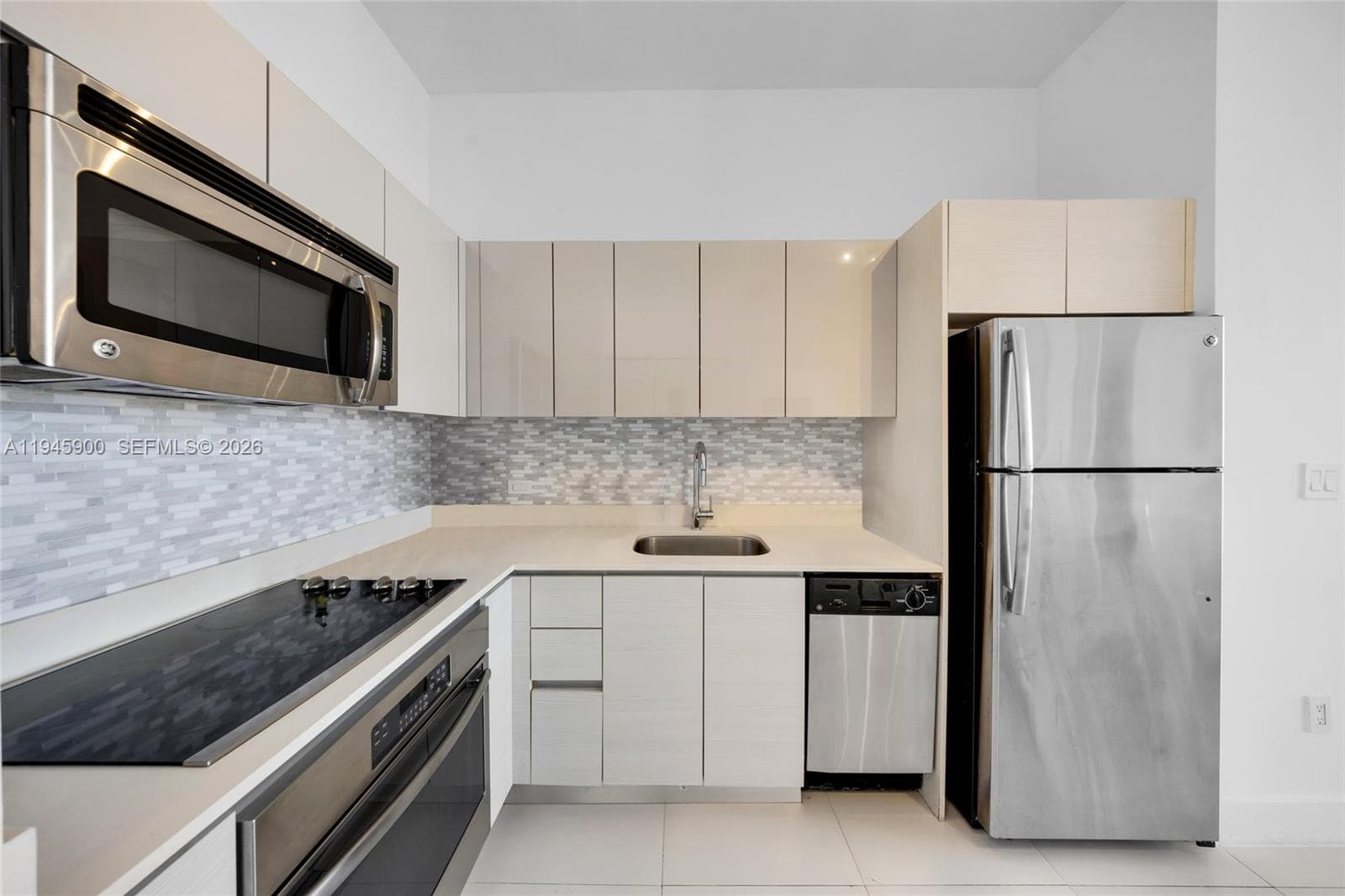 2600 Hallandale Beach Blvd T3304 photo 8