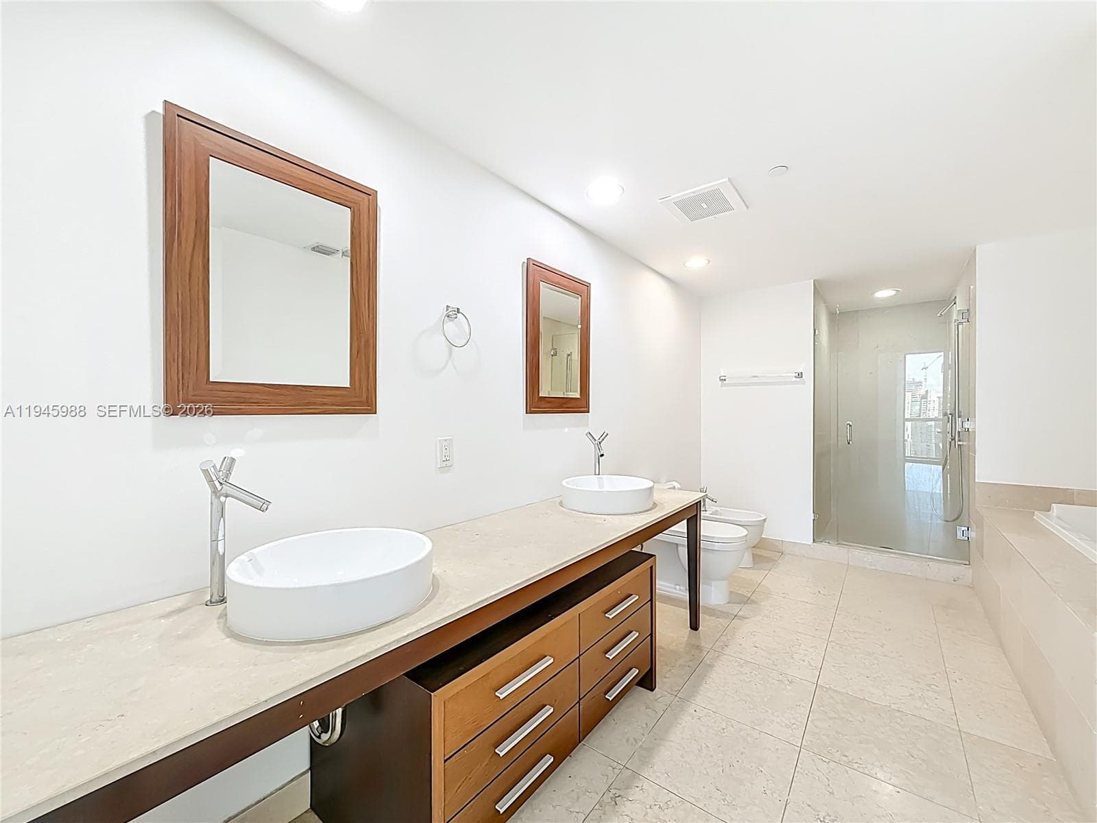 475 Brickell Ave 4215 photo 17