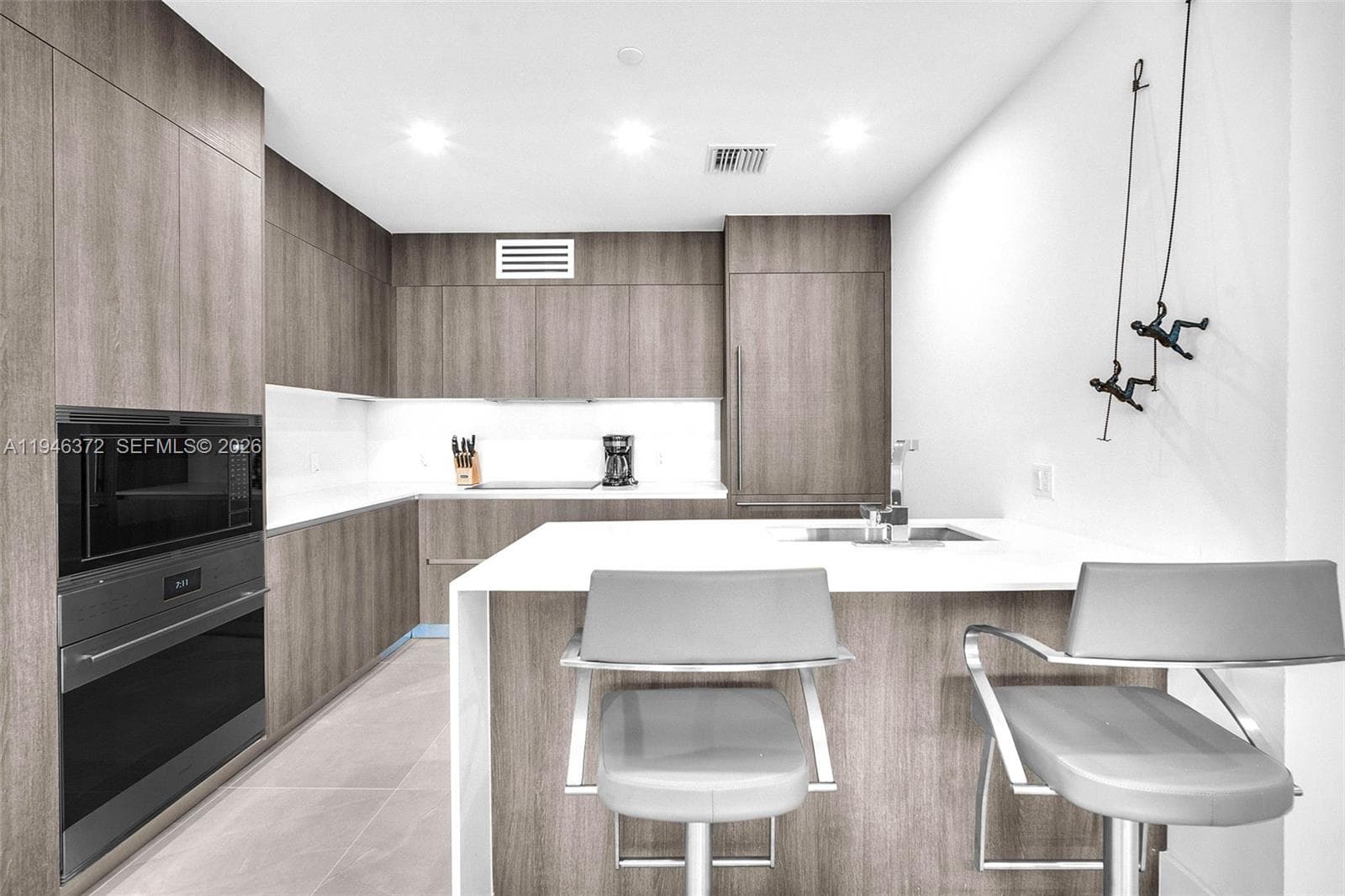 17550 Collins Ave 504 photo 20