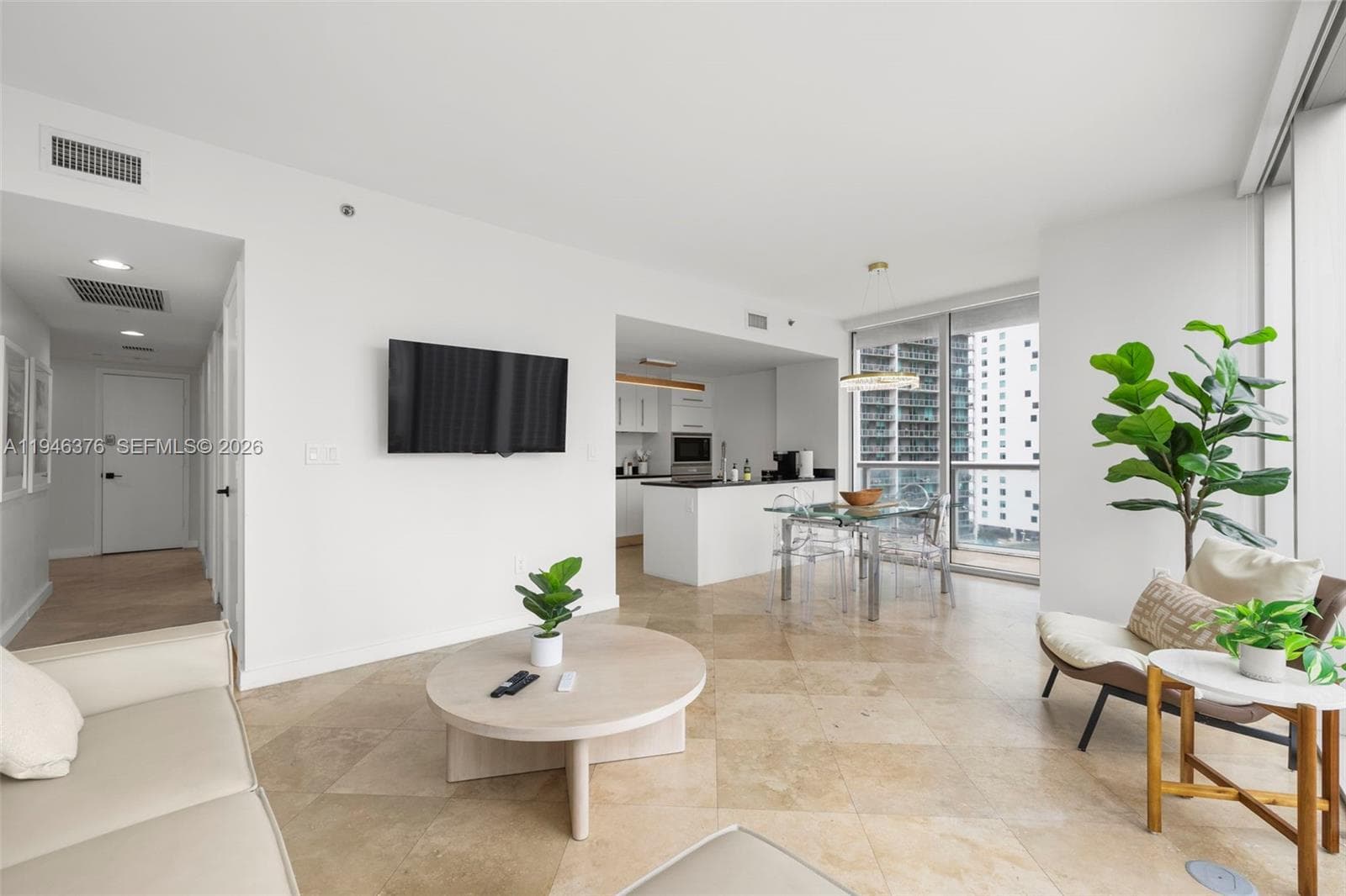 485 Brickell Ave 1804 photo 5