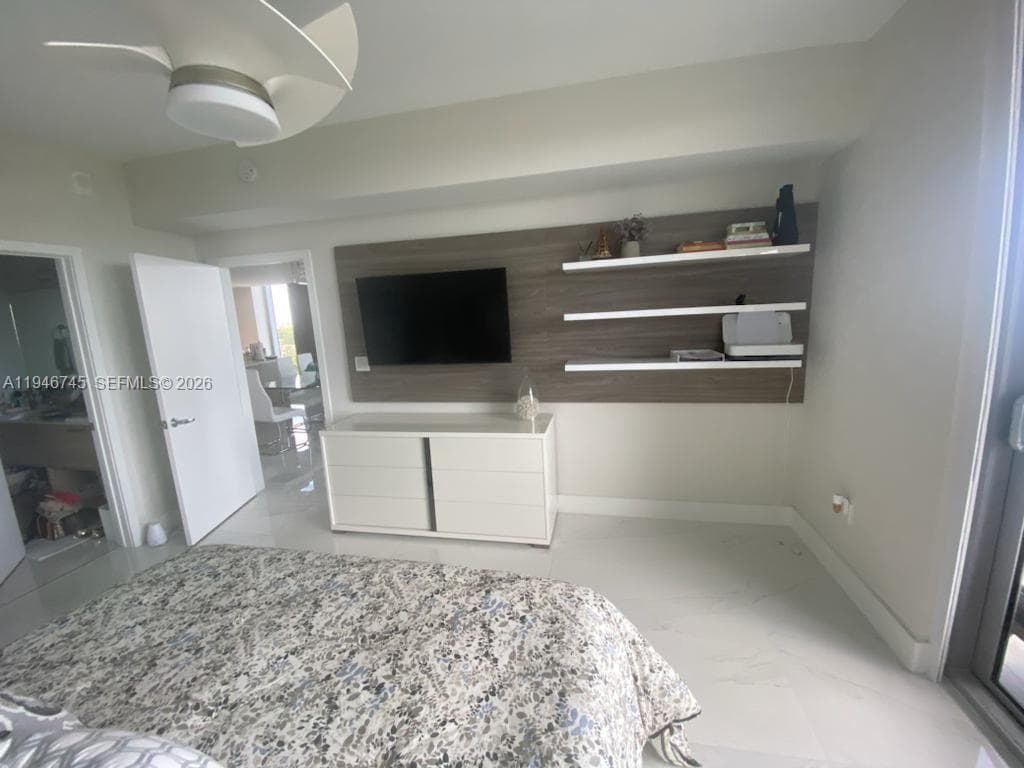 16385 Biscayne Blvd 1415 photo 10
