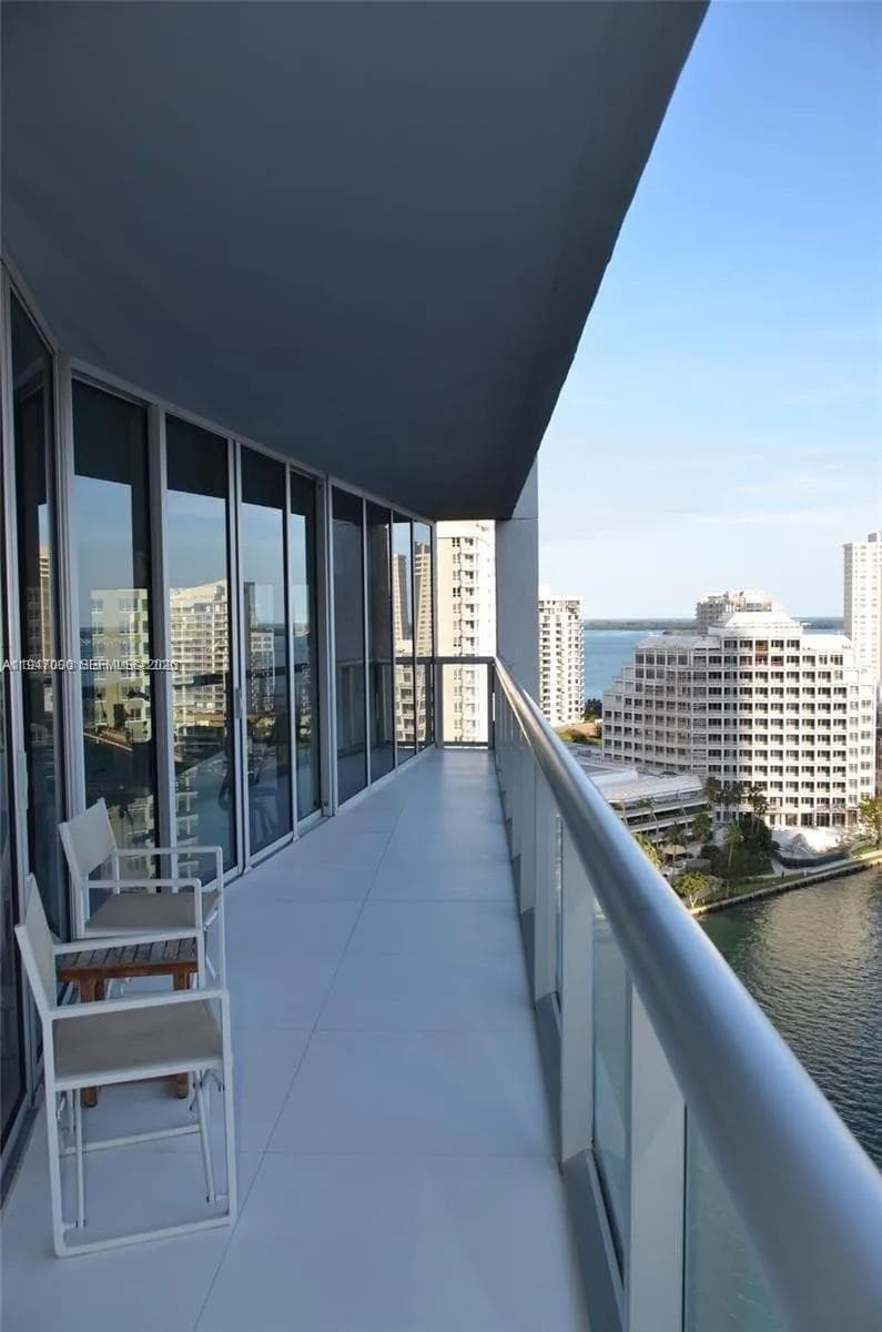 495 Brickell Ave 1801 photo 9