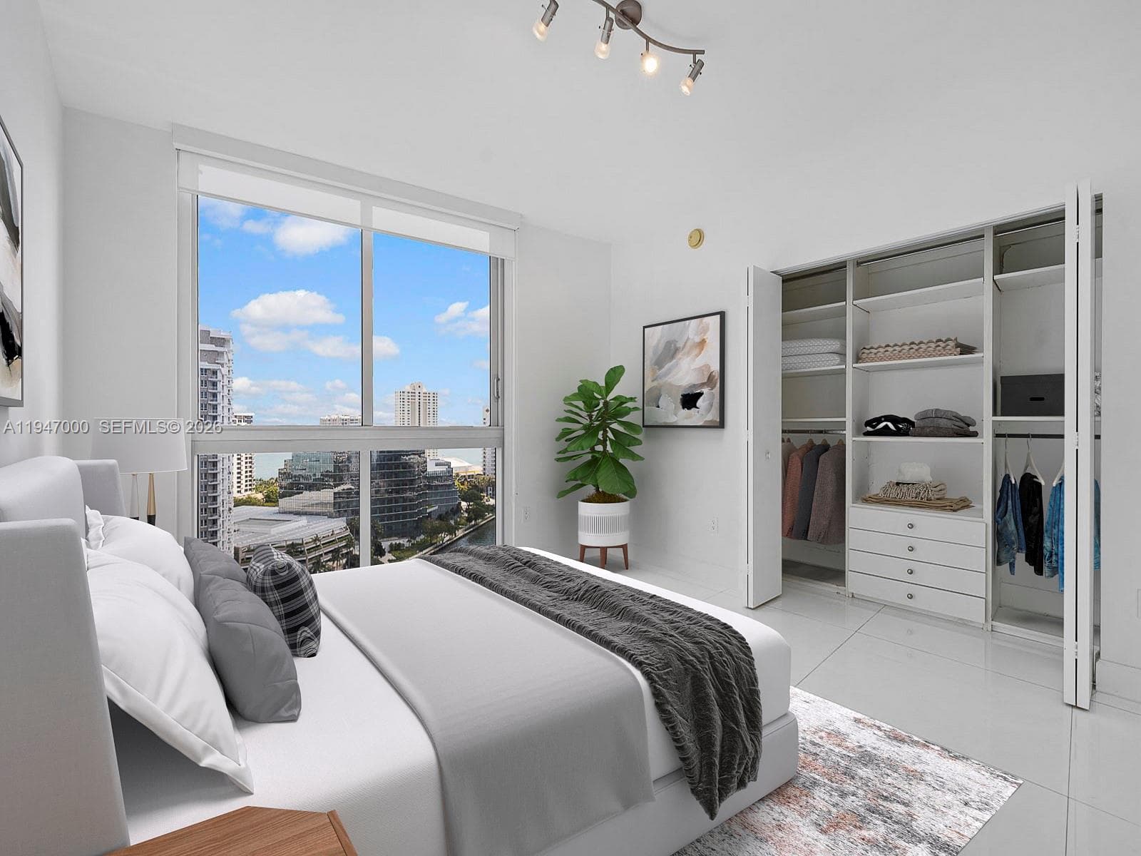 495 Brickell Ave 1801 photo 4