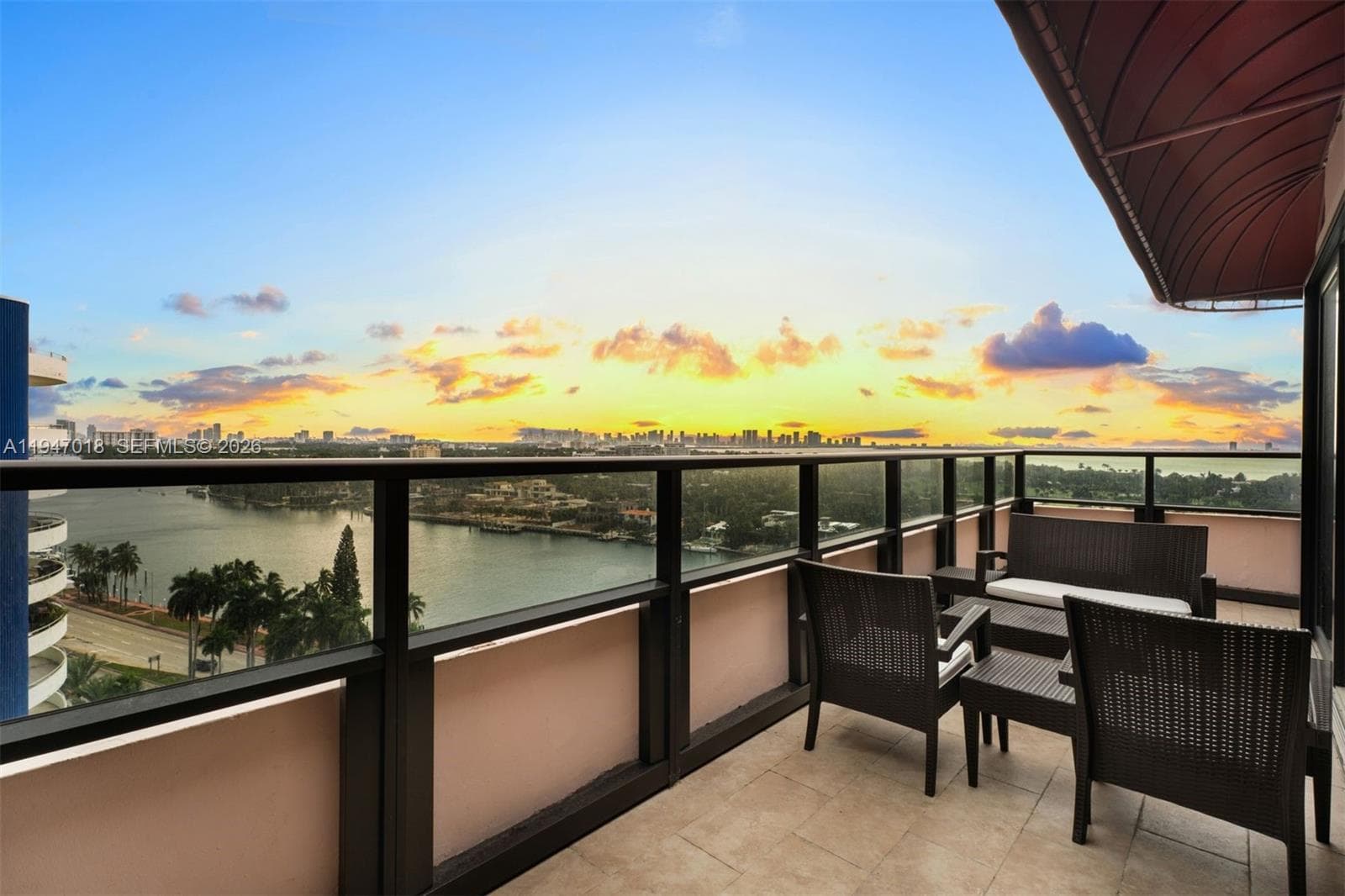 5225 Collins Ave PH8 photo 13