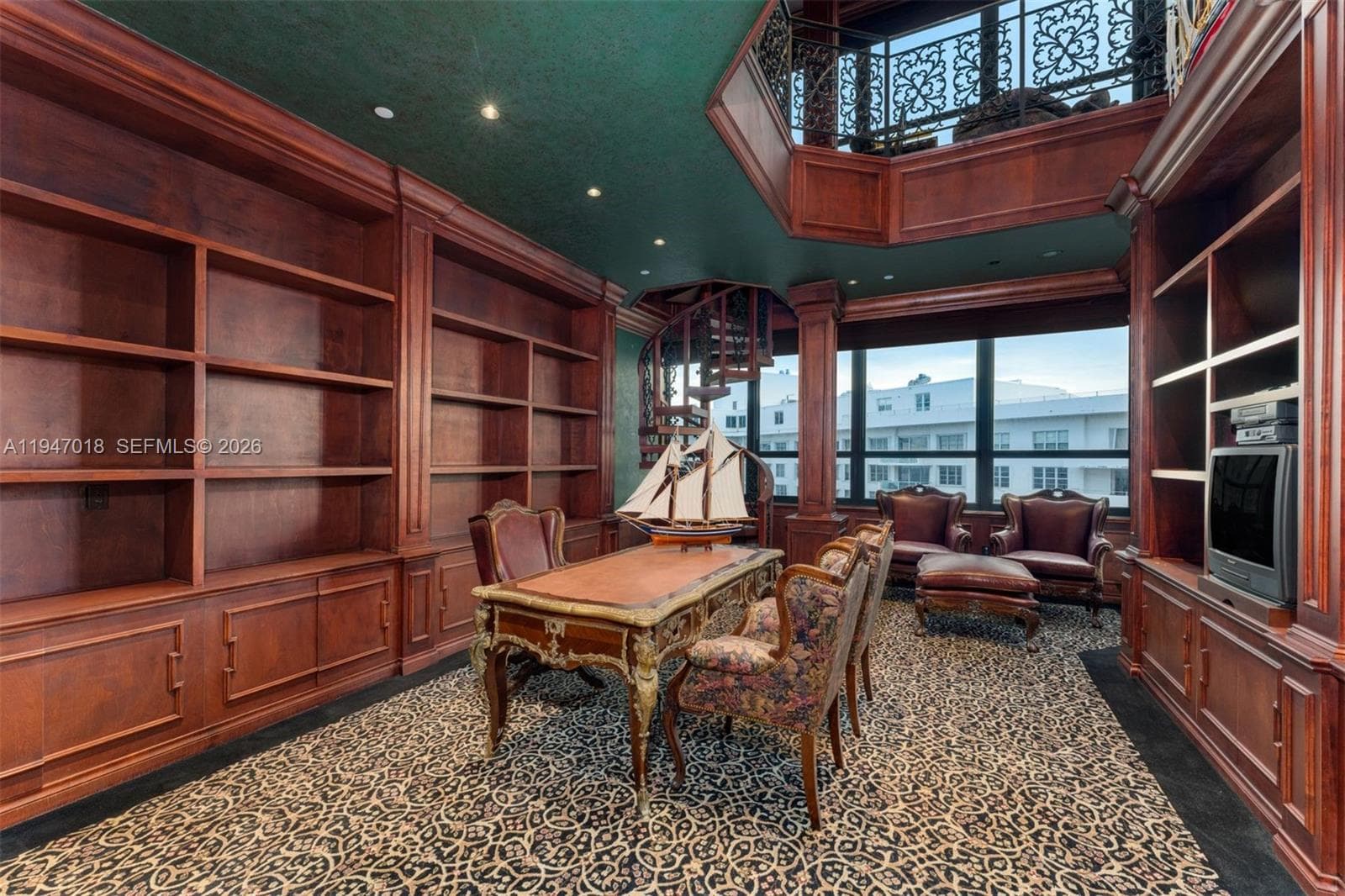 5225 Collins Ave PH8 photo 18