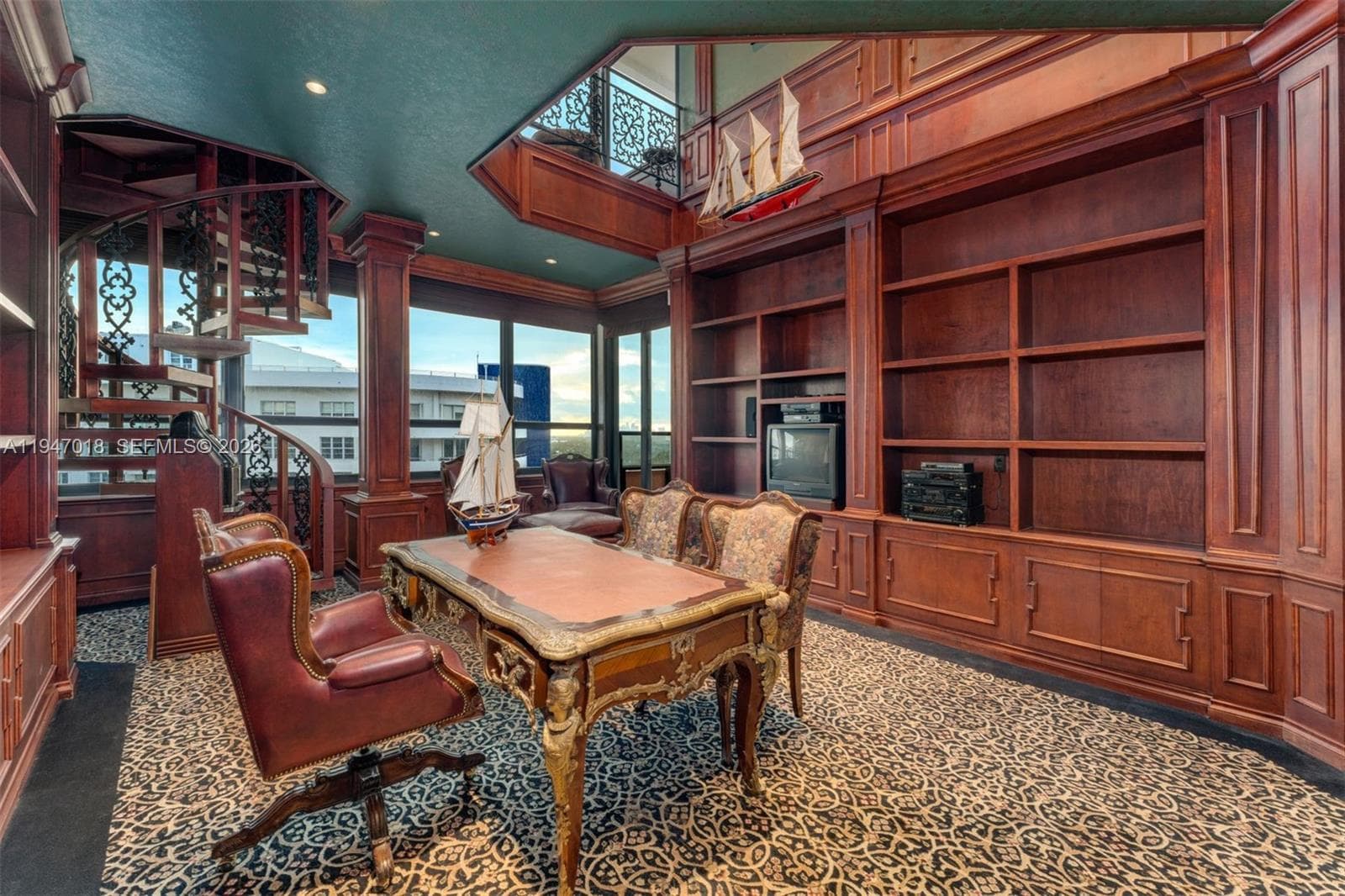 5225 Collins Ave PH8 photo 19