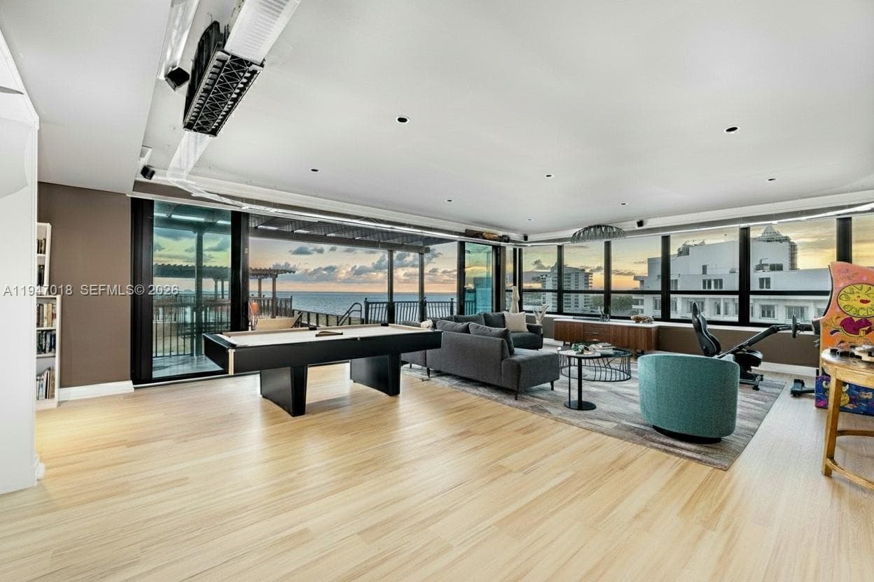 5225 Collins Ave PH8 photo 25