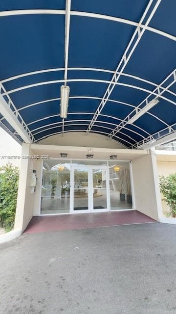 2821 N Miami Beach Blvd 4M photo 1