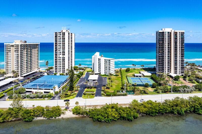 5400 N Ocean Drive 7b photo 2
