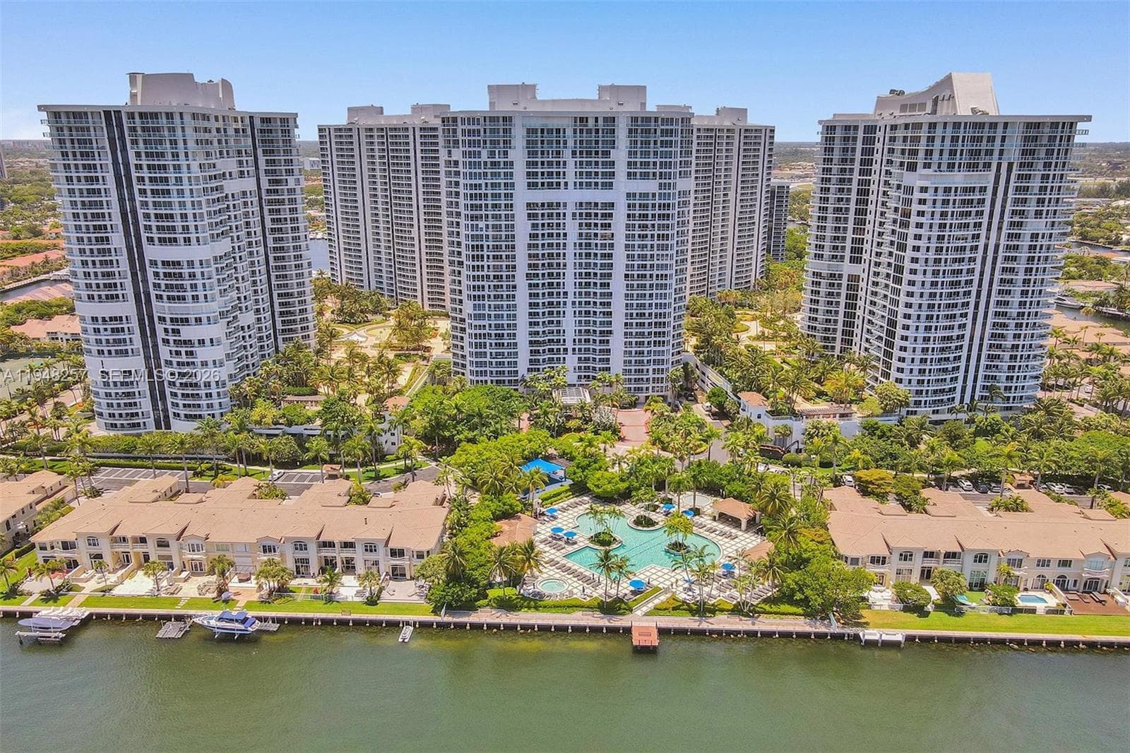 21050 Point Pl 3104 photo 9