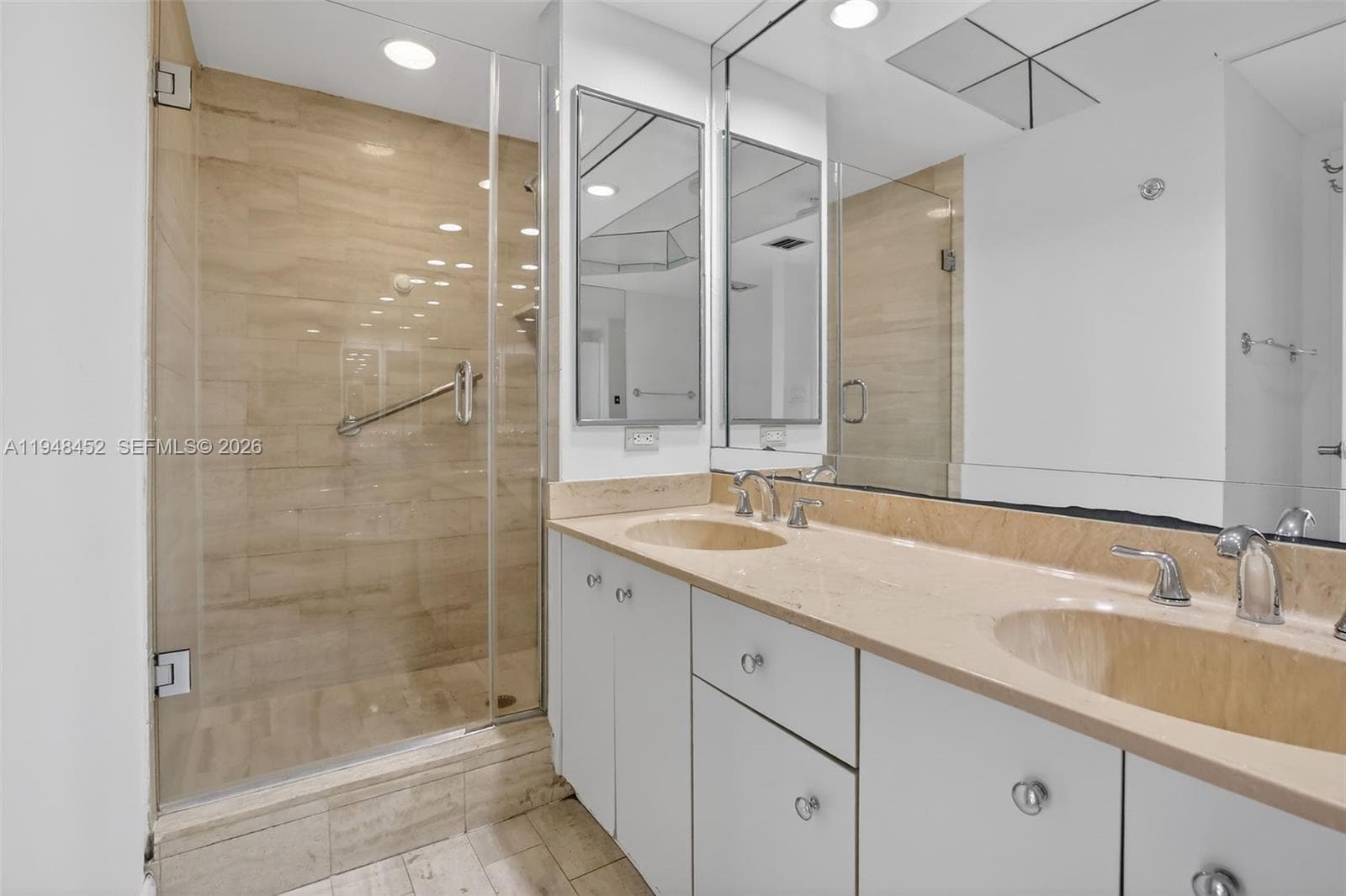 20281 E Country Club Dr 405 photo 21