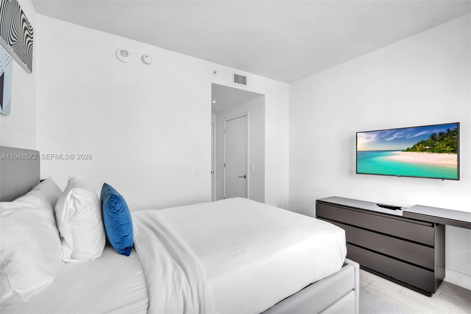 4010 Ocean Dr R701 photo 18