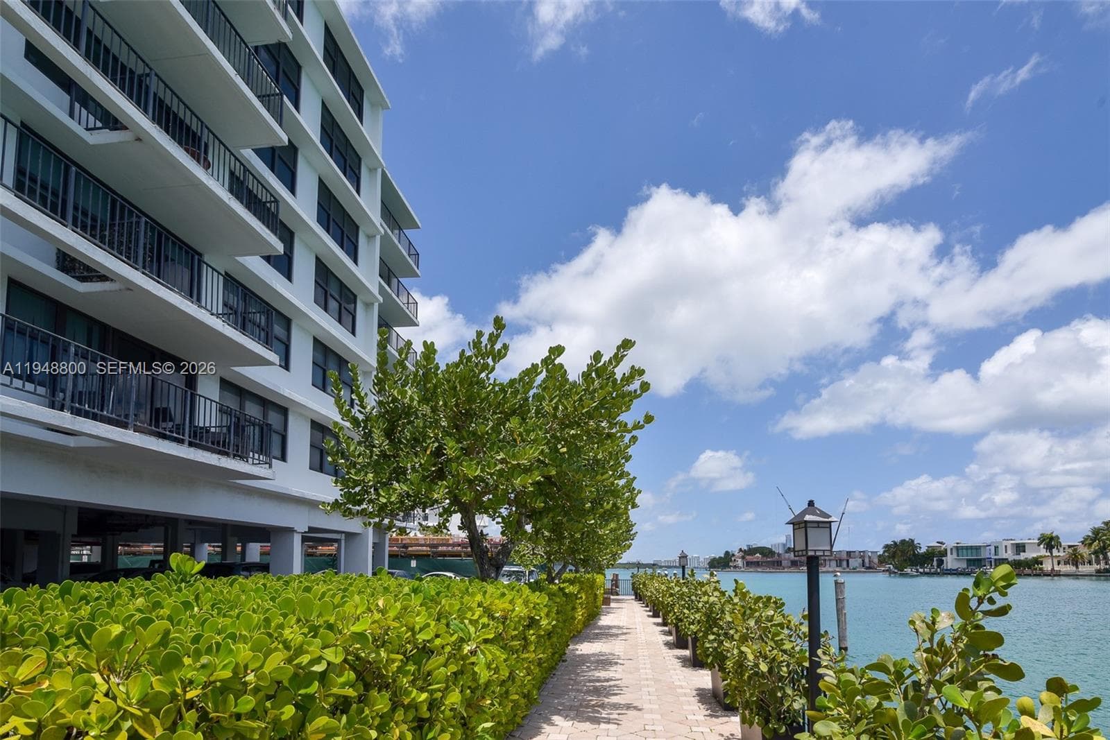 10101 E Bay Harbor Dr 504 photo 17