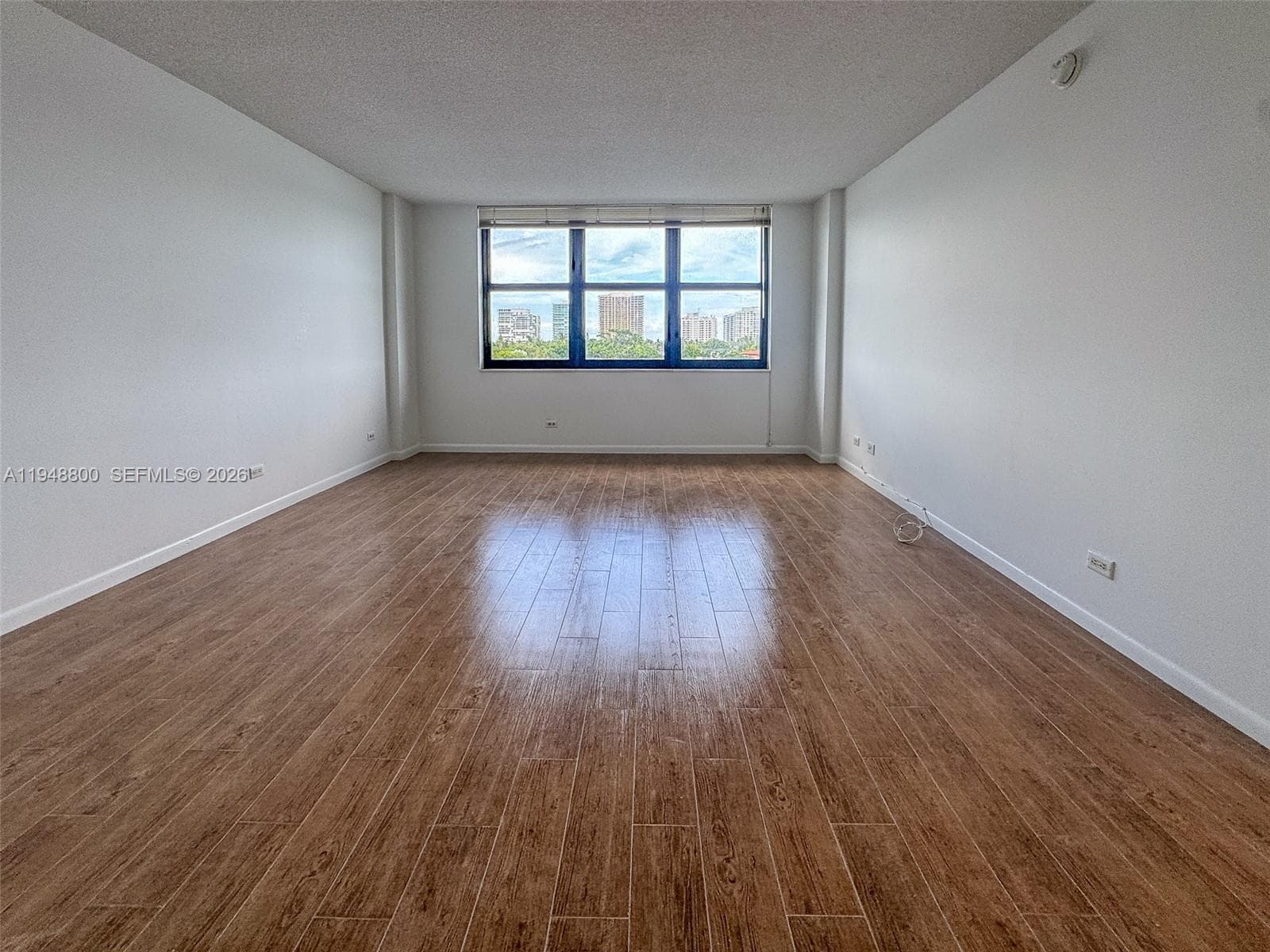 10101 E Bay Harbor Dr 504 photo 7
