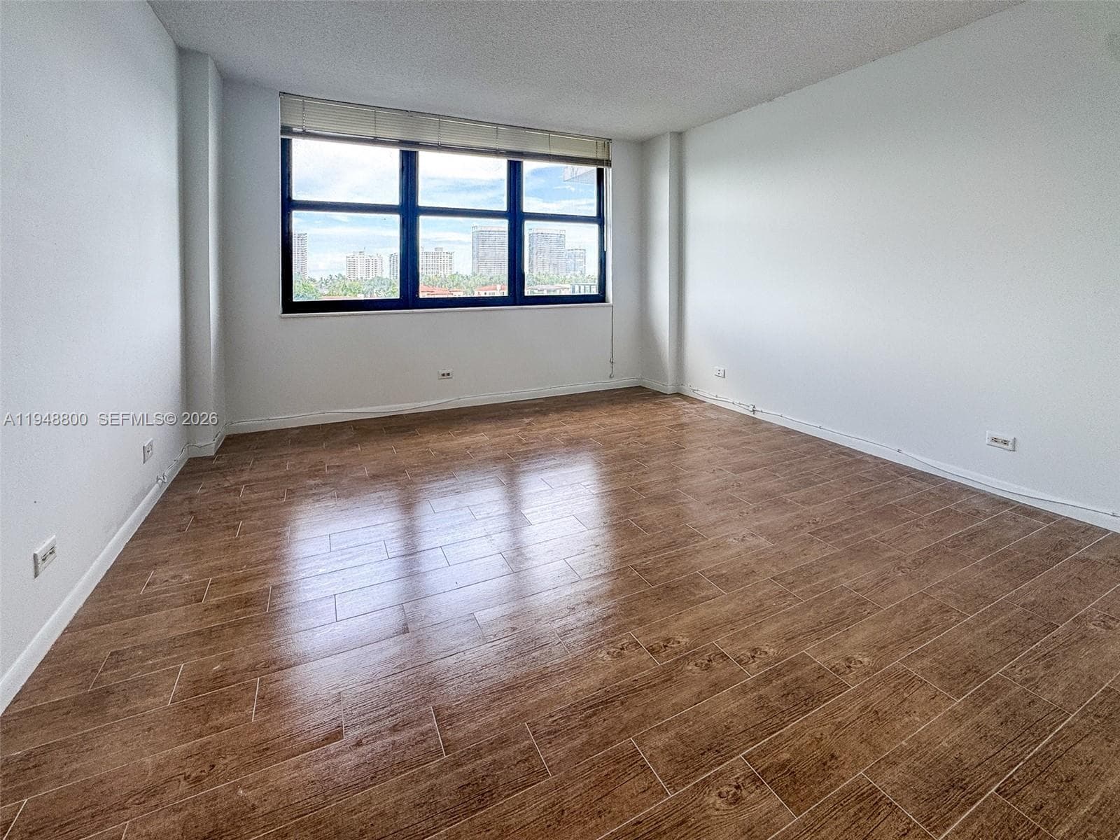10101 E Bay Harbor Dr 504 photo 10